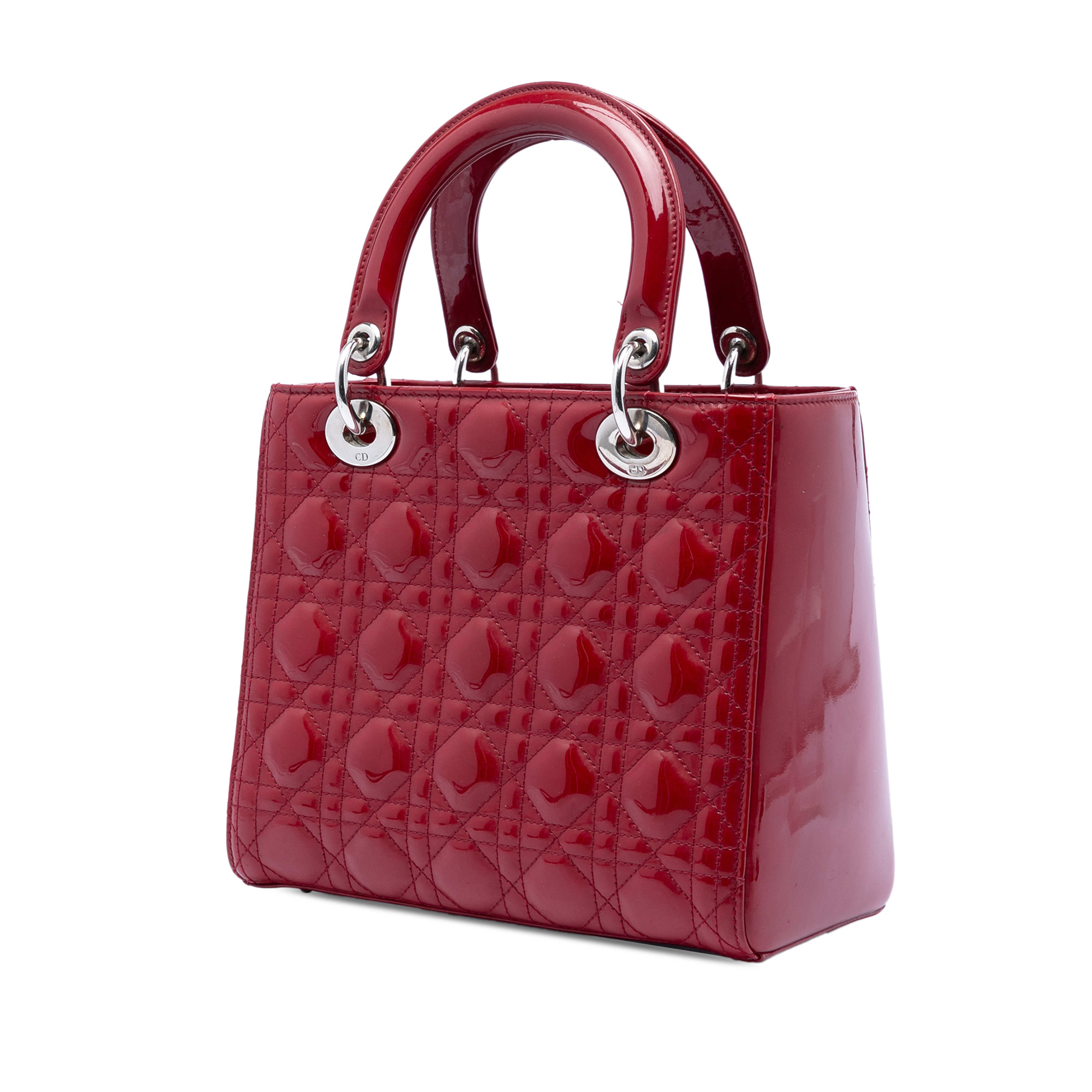 Dior Medium Patent Cannage Lady Dior, från Luxclusif, i färgen röd. Klicka för att öppna bilden i stort format