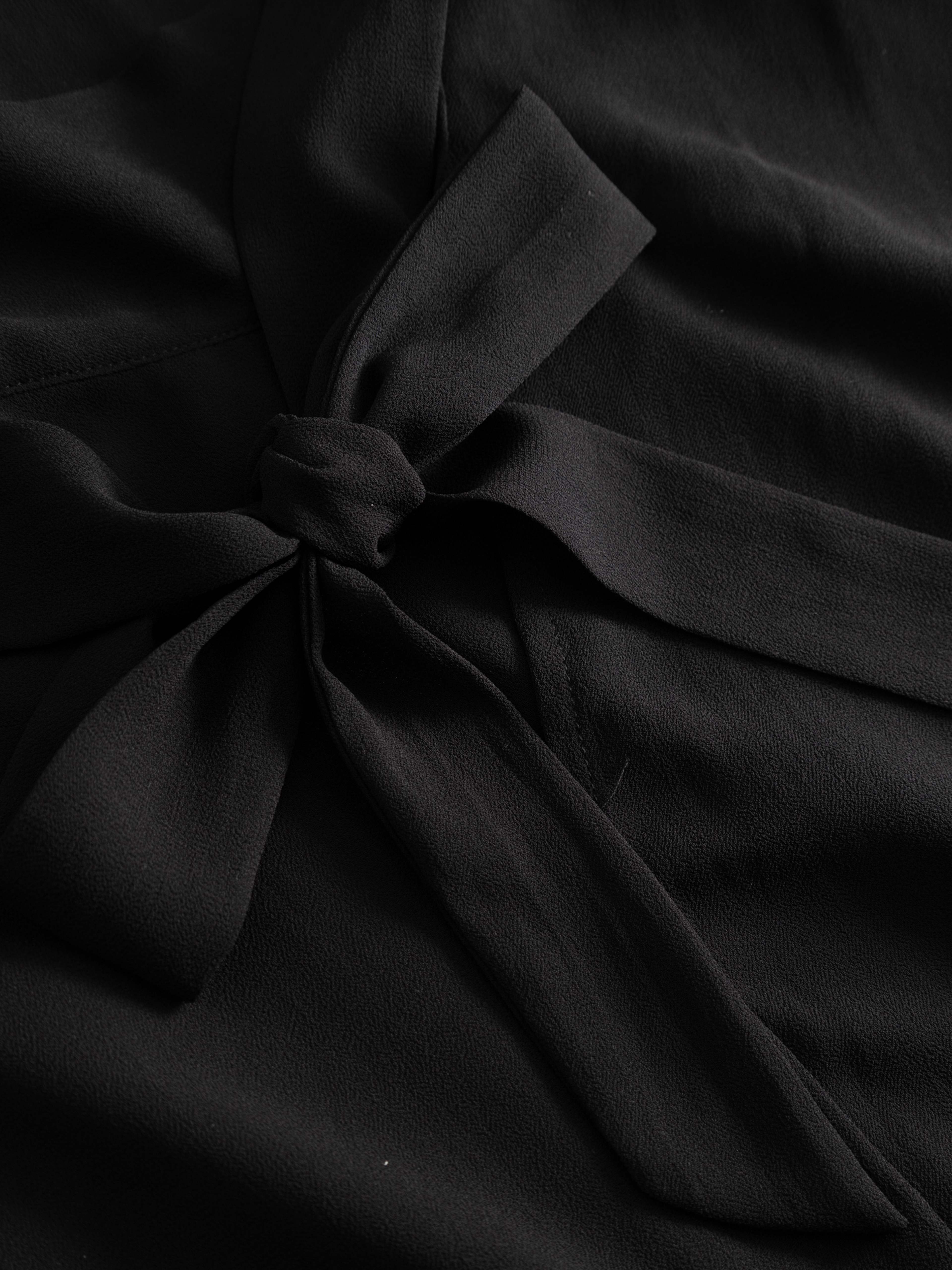 N-latania Long Dress - Black, från Noella, i färgen black. Klicka för att öppna bilden i stort format