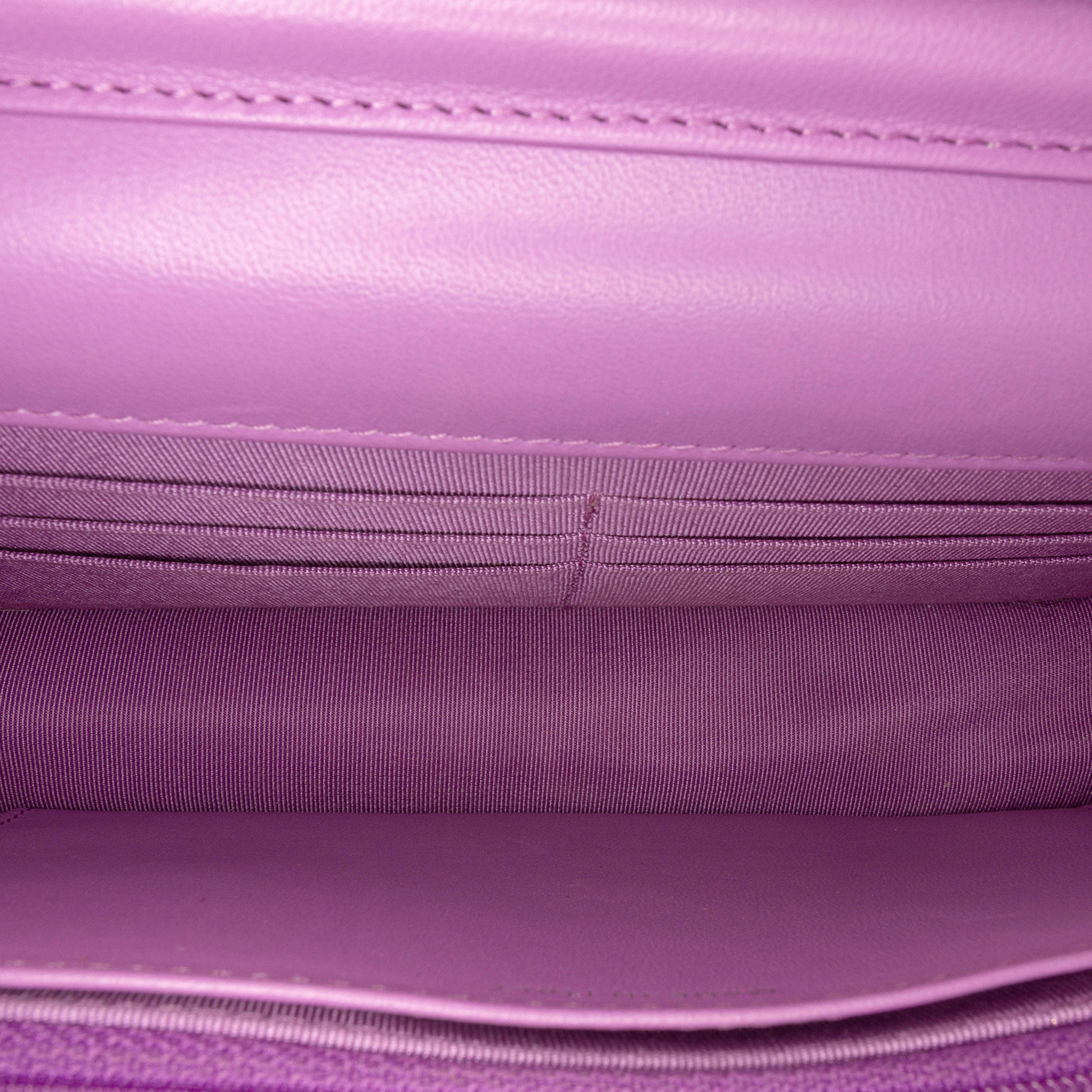 Chanel Cc Quilted Lambskin Wallet On Chain, från Luxclusif, i färgen purple. Klicka för att öppna bilden i stort format