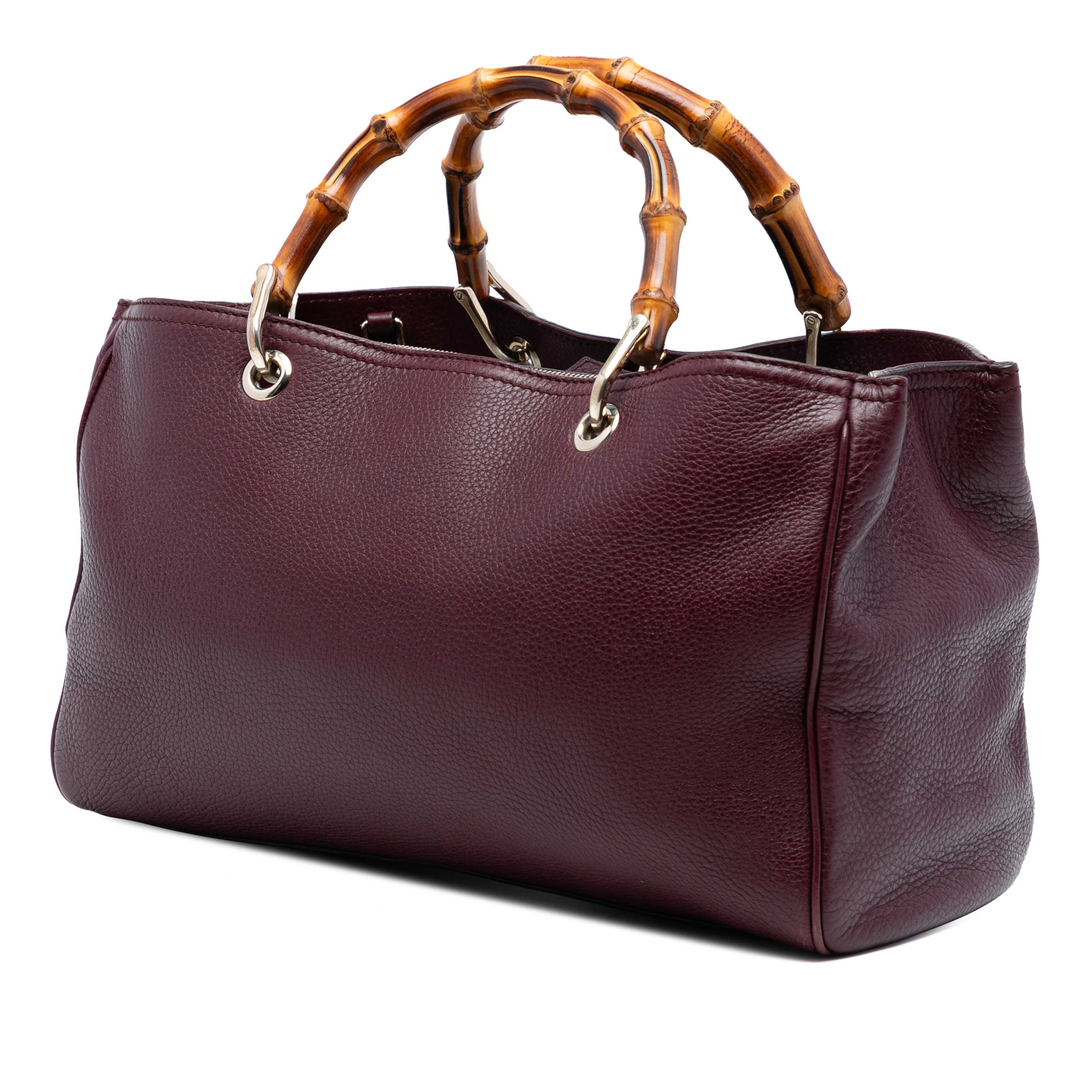 Gucci Medium Calfskin Bamboo Shopper Satchel, från Luxclusif, i färgen burgundy. Klicka för att öppna bilden i stort format