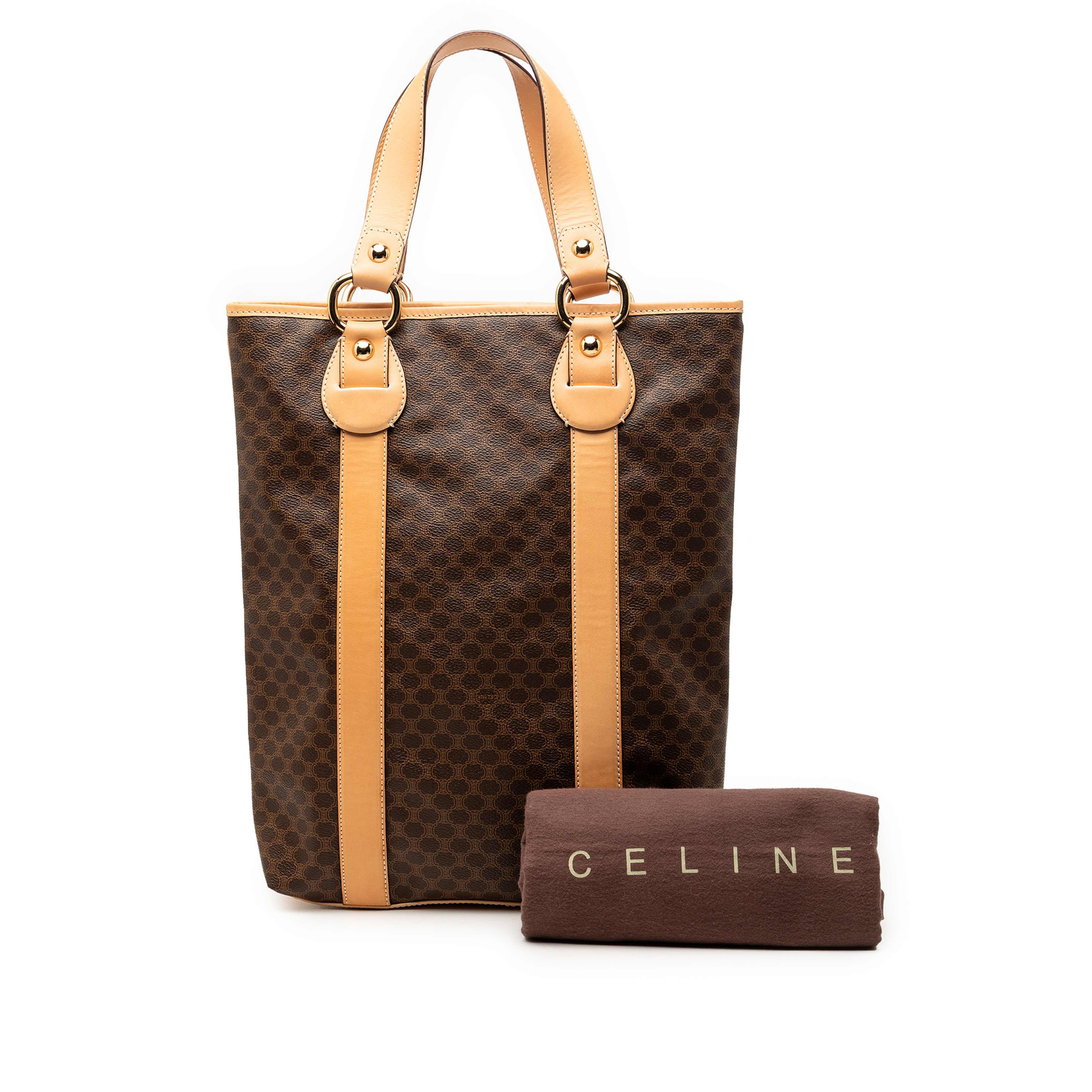 Celine Macadam Coated Canvas Vertical Tote, från Luxclusif, i färgen brun. Klicka för att öppna bilden i stort format