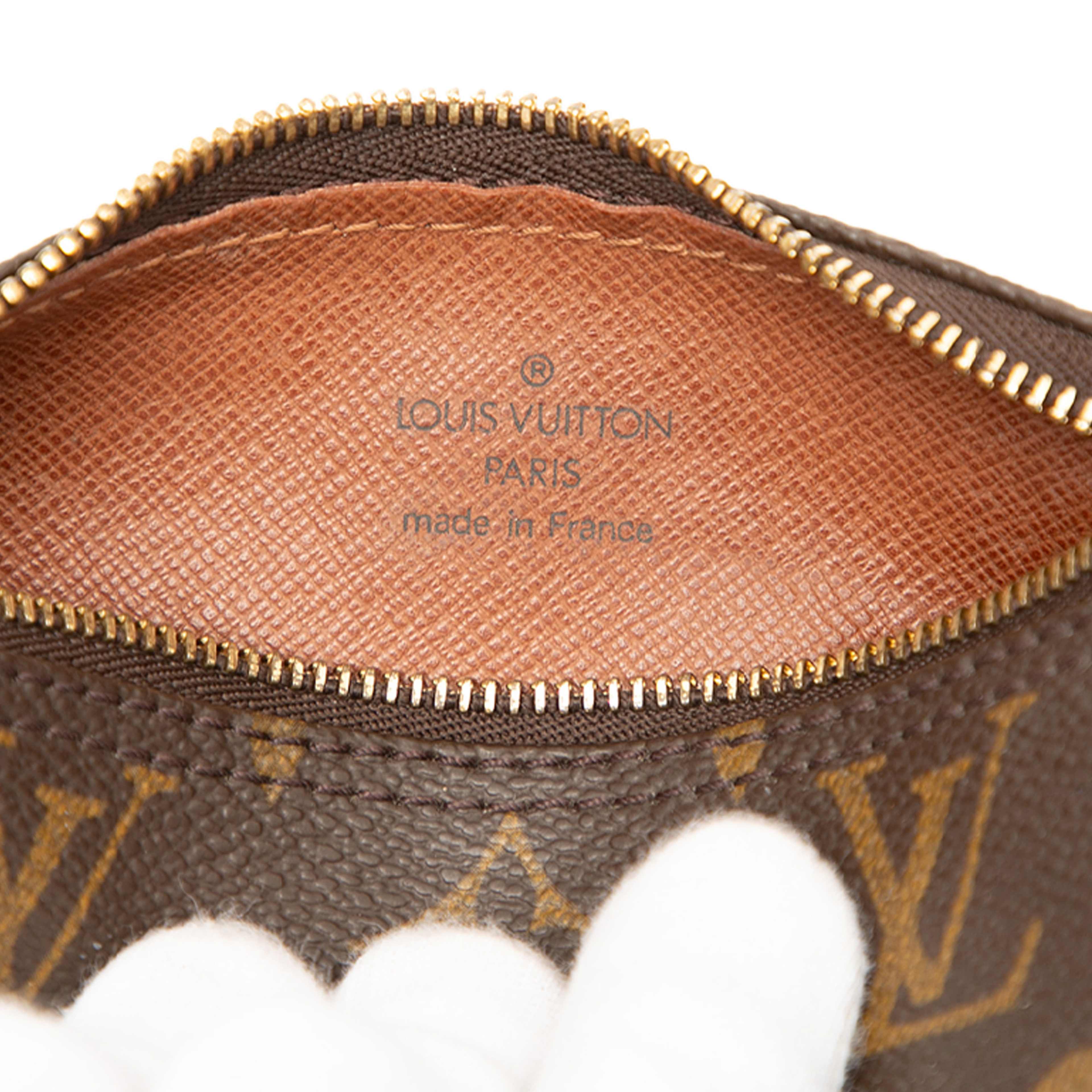 Louis Vuitton Monogram Papillon Pochette, från Luxclusif, i färgen brown. Klicka för att öppna bilden i stort format