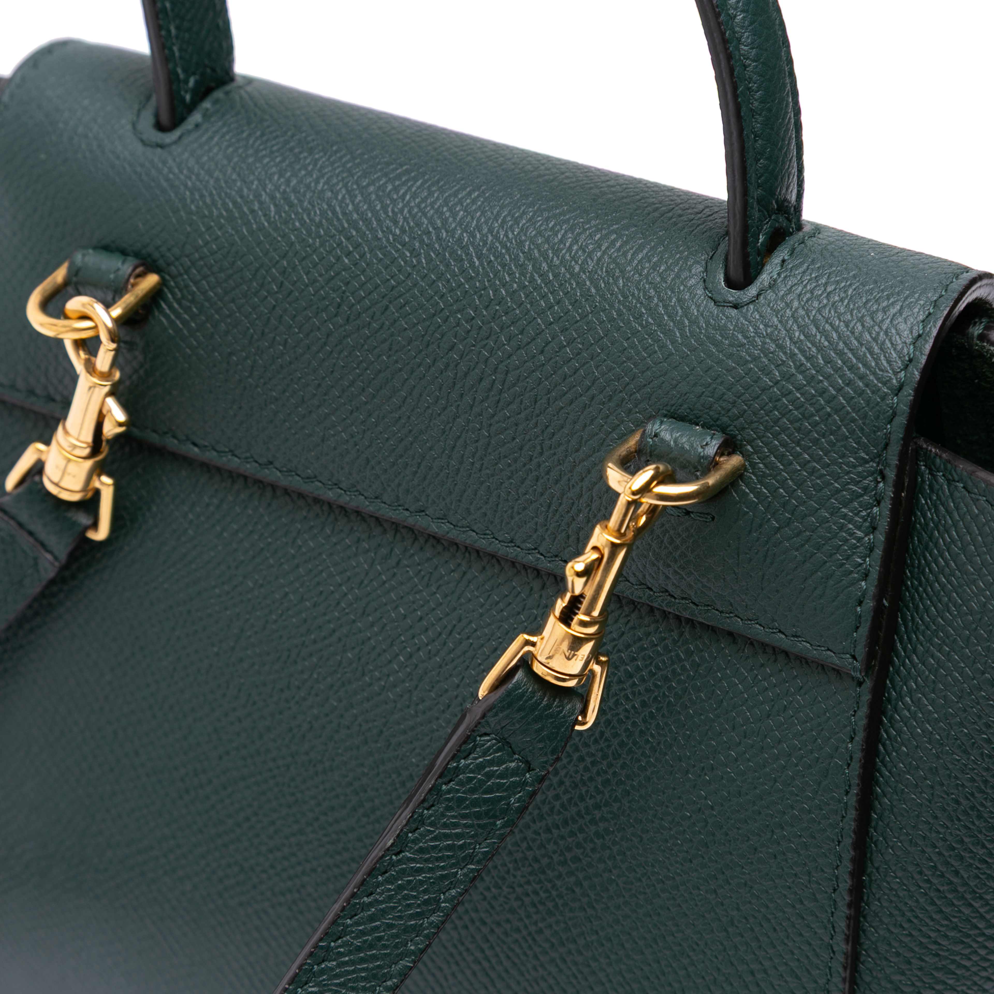 Celine Pico Grained Calfskin Belt Bag, från Luxclusif, i färgen grön. Klicka för att öppna bilden i stort format