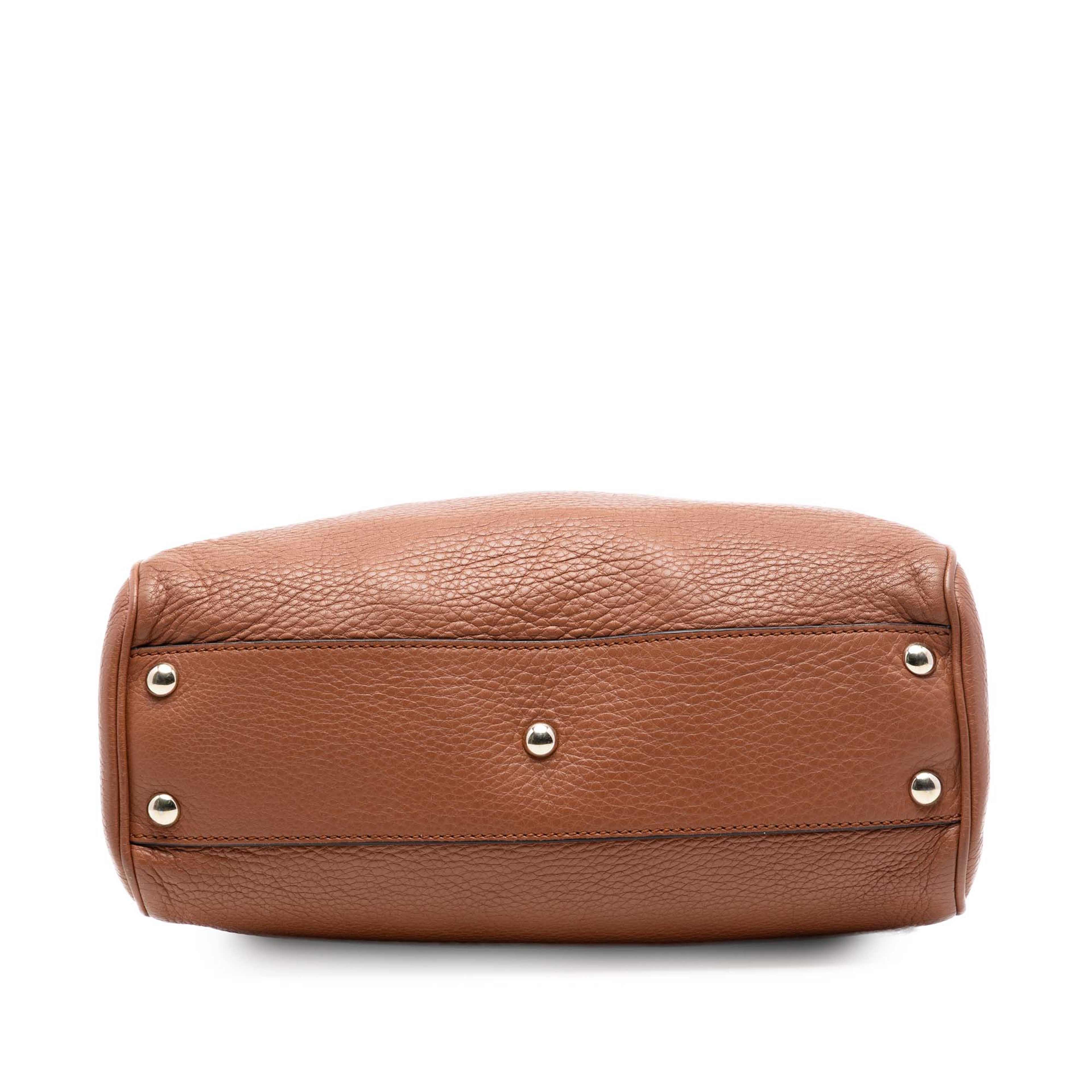 Gucci Small Calfskin Bamboo Shopper Satchel, från Luxclusif, i färgen brown. Klicka för att öppna bilden i stort format