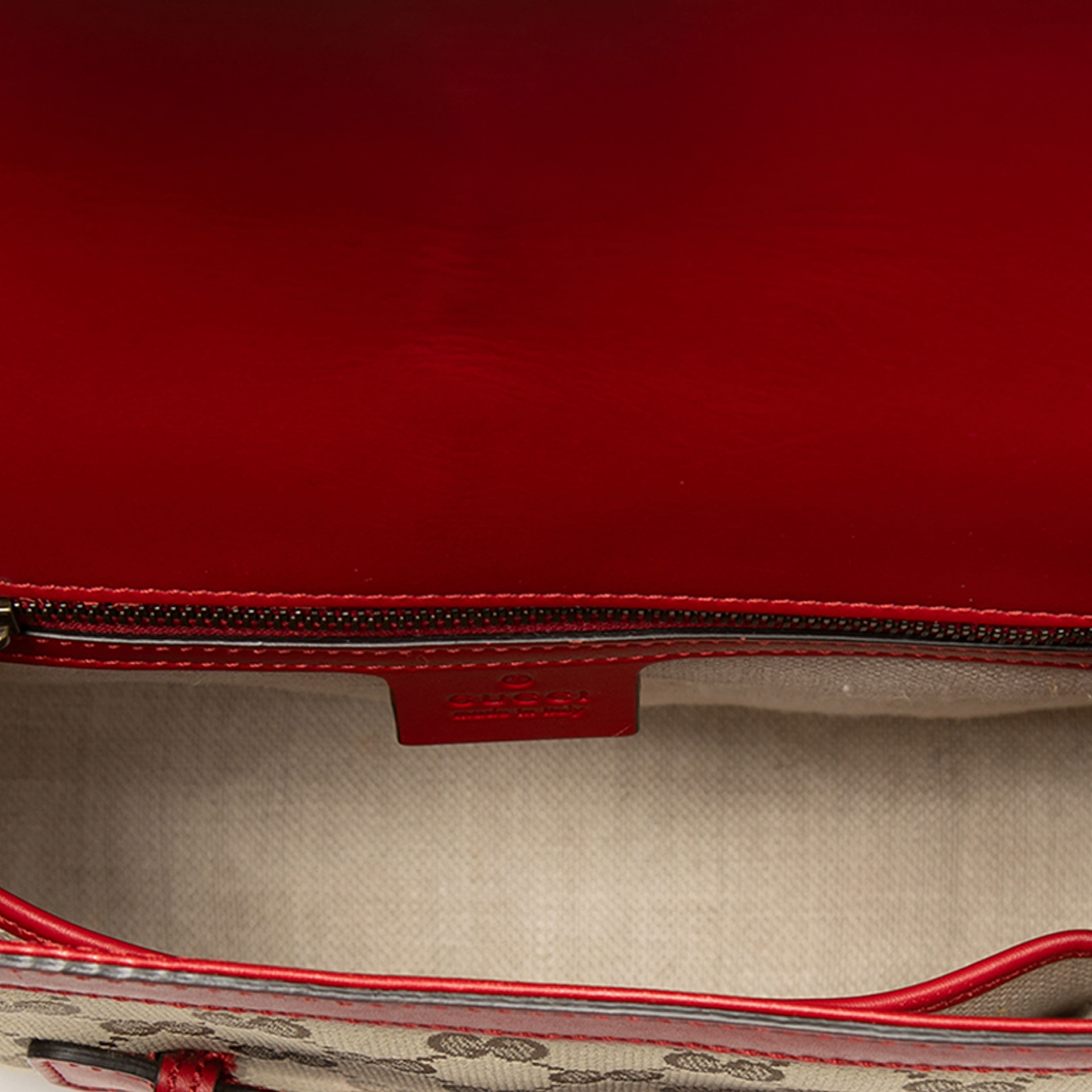 Gucci Medium Gg Canvas Lady Web Crossbody, från Luxclusif, i färgen röd. Klicka för att öppna bilden i stort format