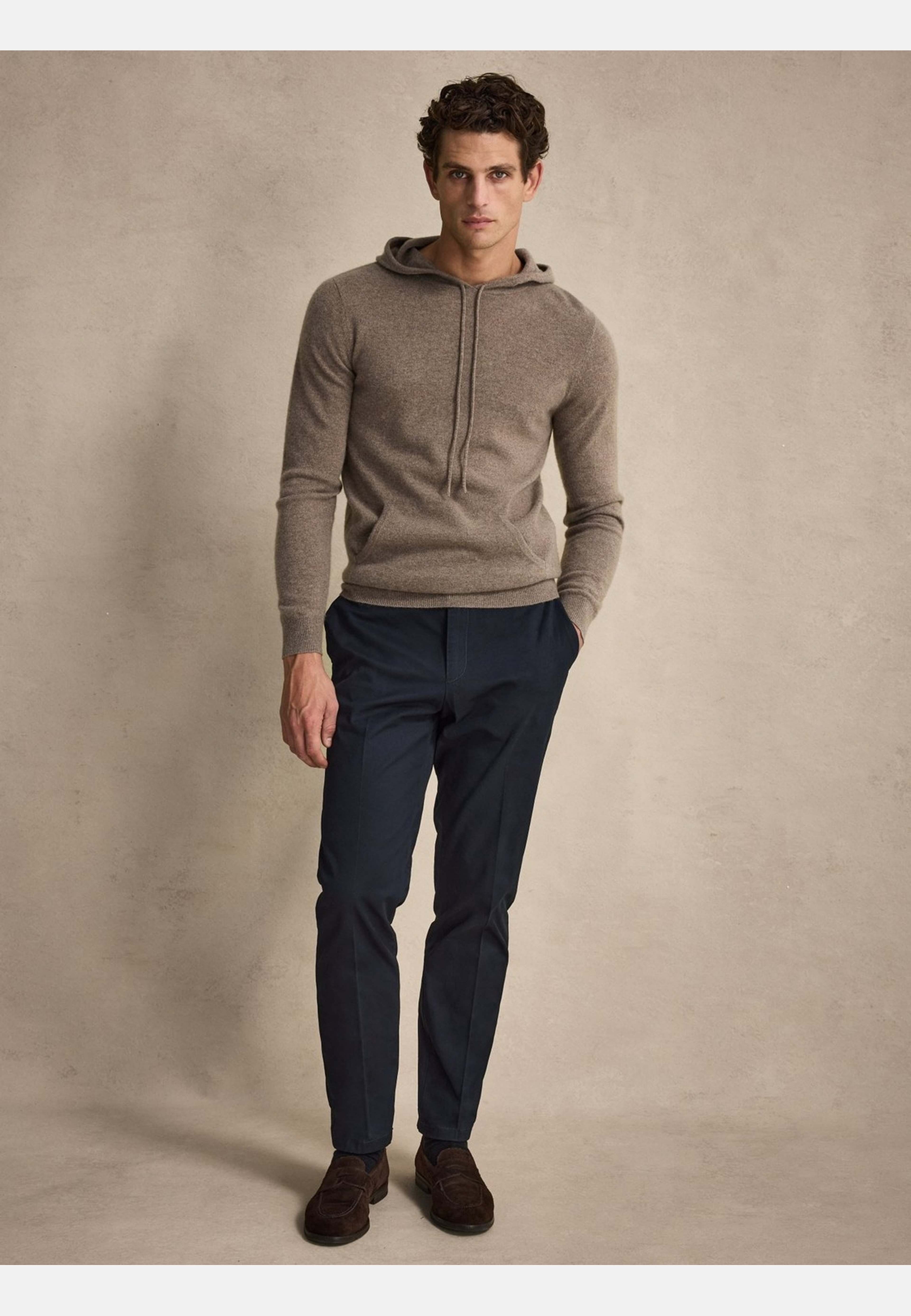 Cashmere Hoodie Eli, från John Henric, i färgen brown. Klicka för att öppna bilden i stort format