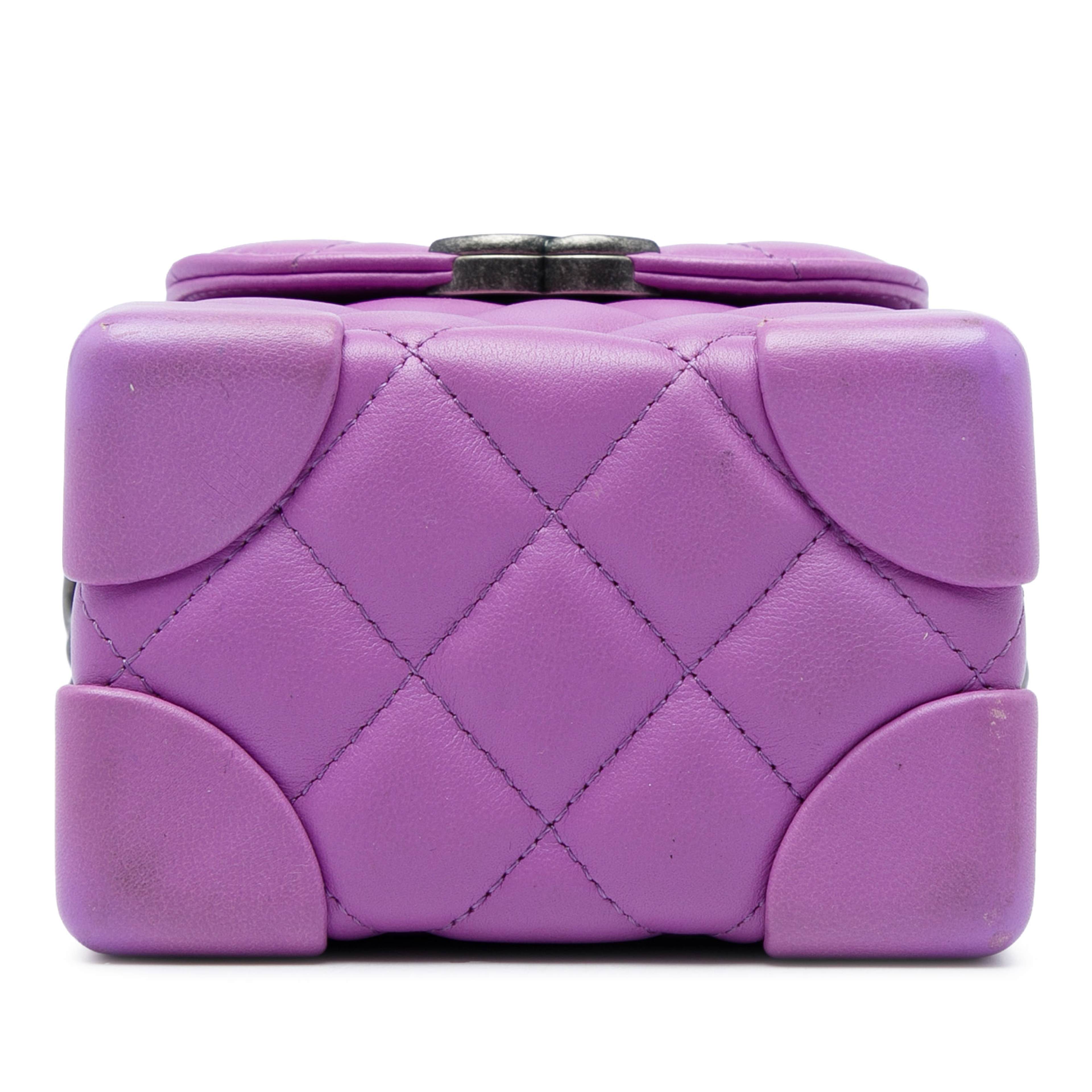 Chanel Mini Cc Quilted Lambskin Trunk Like Box Crossbody, från Luxclusif, i färgen purpur. Klicka för att öppna bilden i stort format