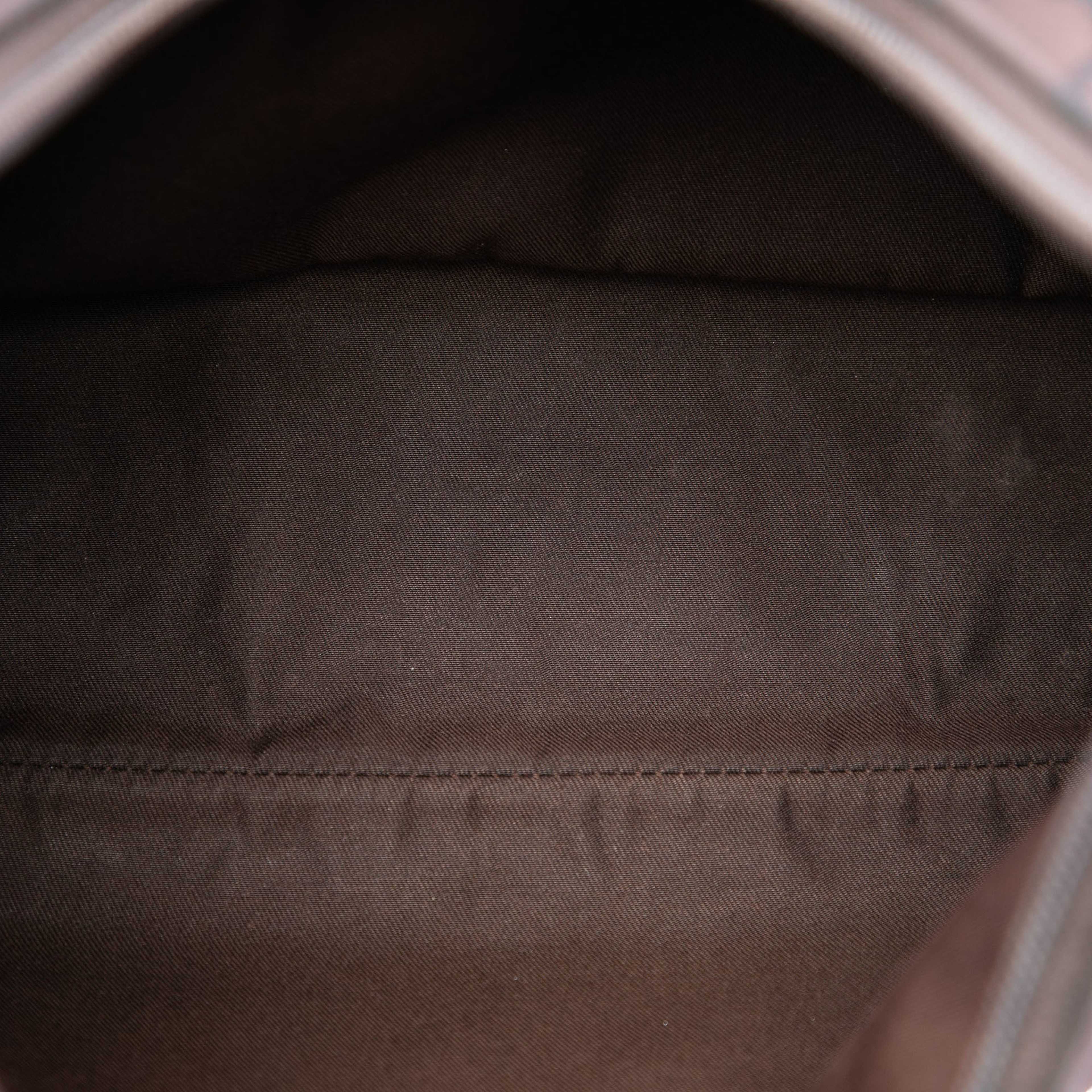 Gucci Gg Nylon Shoulder Bag, från Luxclusif, i färgen dark brown. Klicka för att öppna bilden i stort format