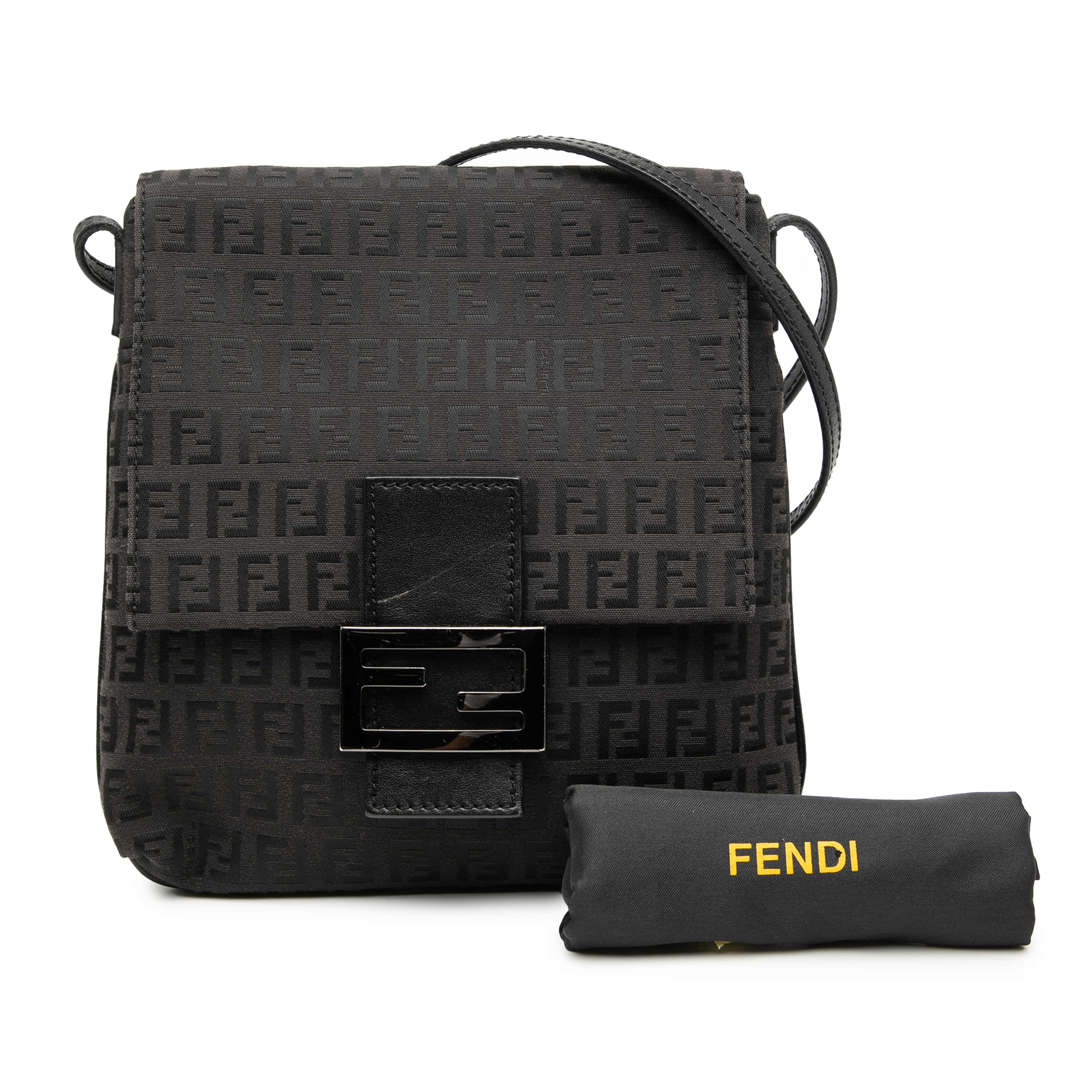 Fendi Zucchino Canvas Crossbody, från Luxclusif, i färgen svart. Klicka för att öppna bilden i stort format
