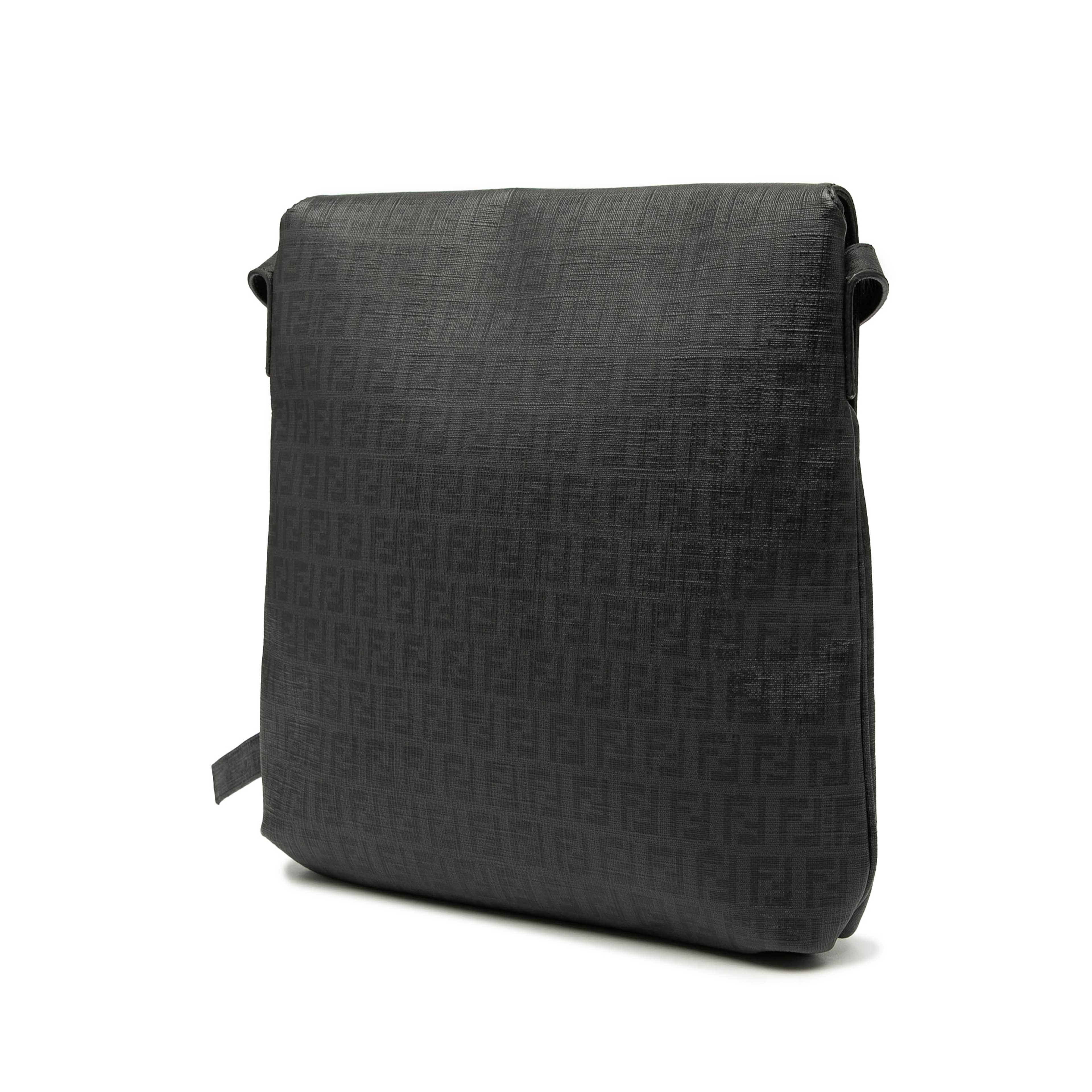 Fendi Zucchino Spalmati Crossbody, från Luxclusif, i färgen black. Klicka för att öppna bilden i stort format