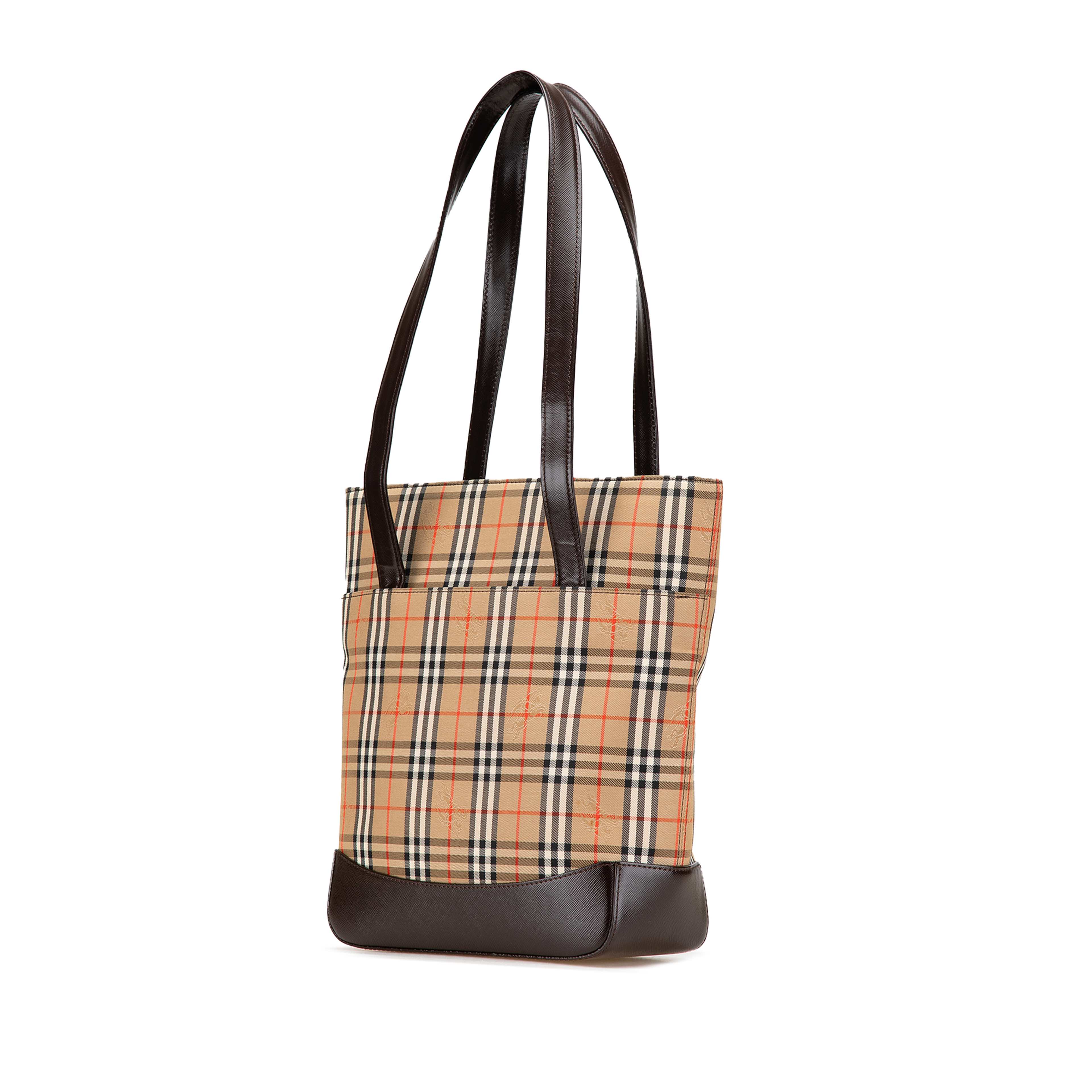 Burberry Haymarket Check Canvas Tote, från Luxclusif, i färgen beige. Klicka för att öppna bilden i stort format