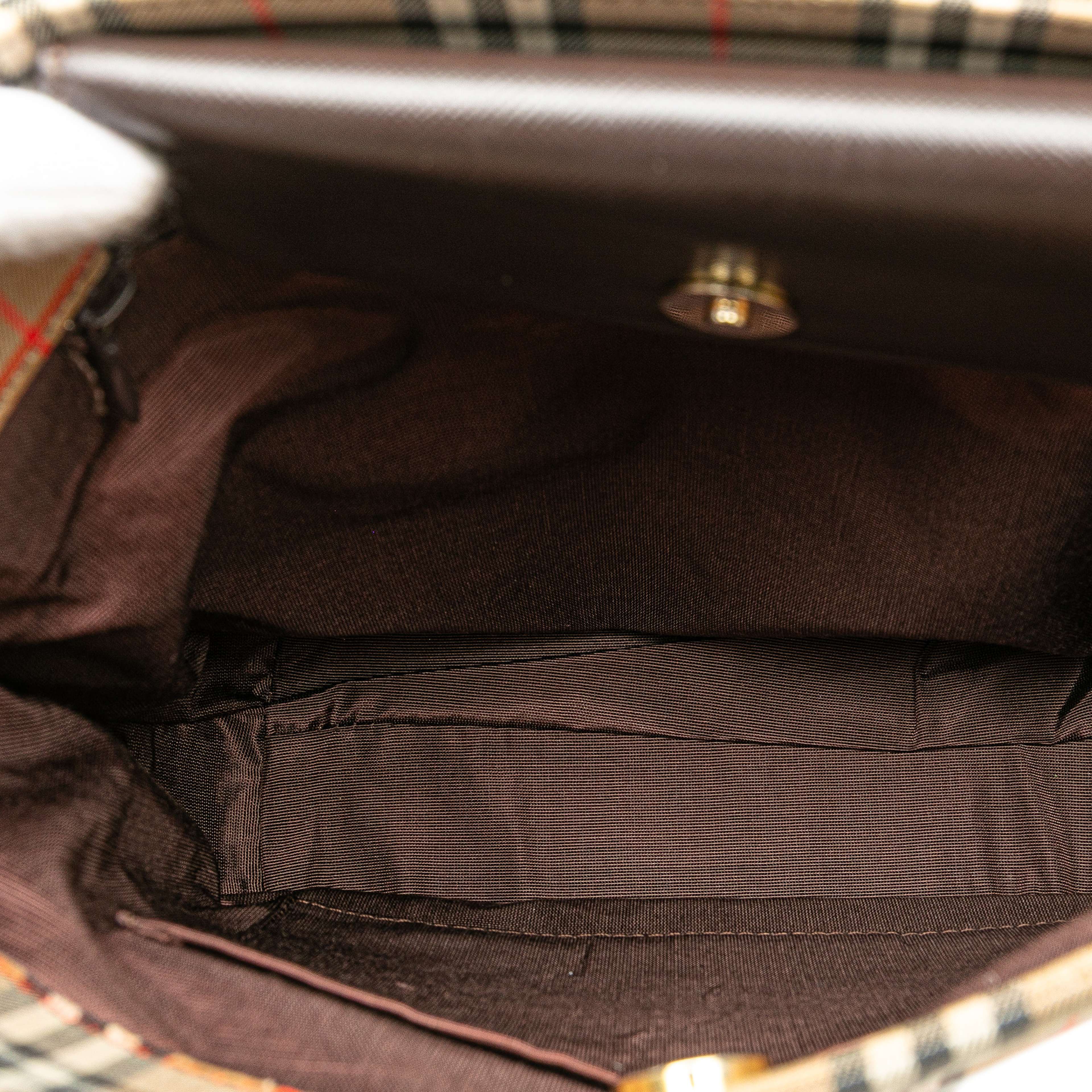 Burberry Haymarket Check Canvas Tote, från Luxclusif, i färgen beige. Klicka för att öppna bilden i stort format