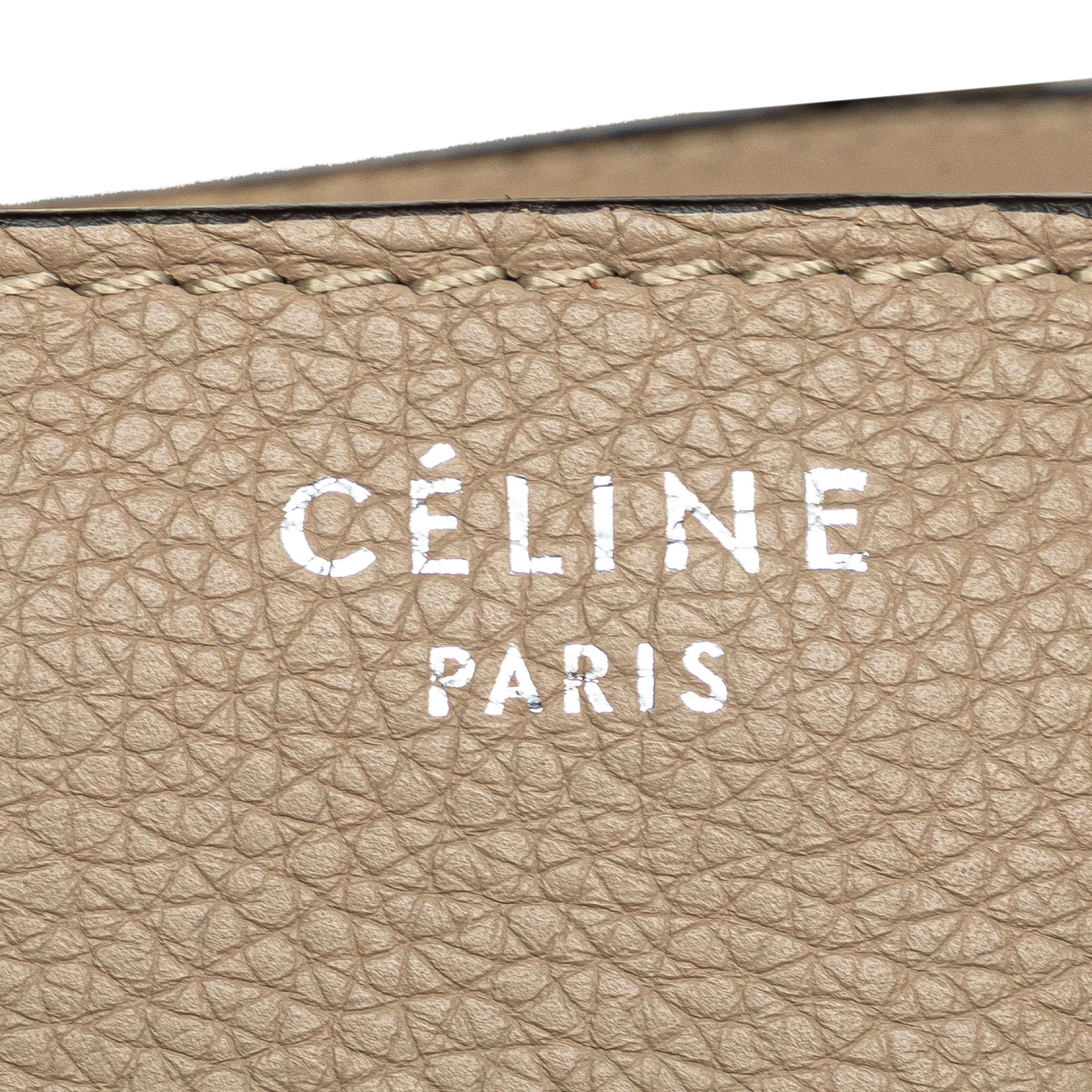 Celine Mini Calfskin Luggage Tote, från Luxclusif, i färgen beige. Klicka för att öppna bilden i stort format