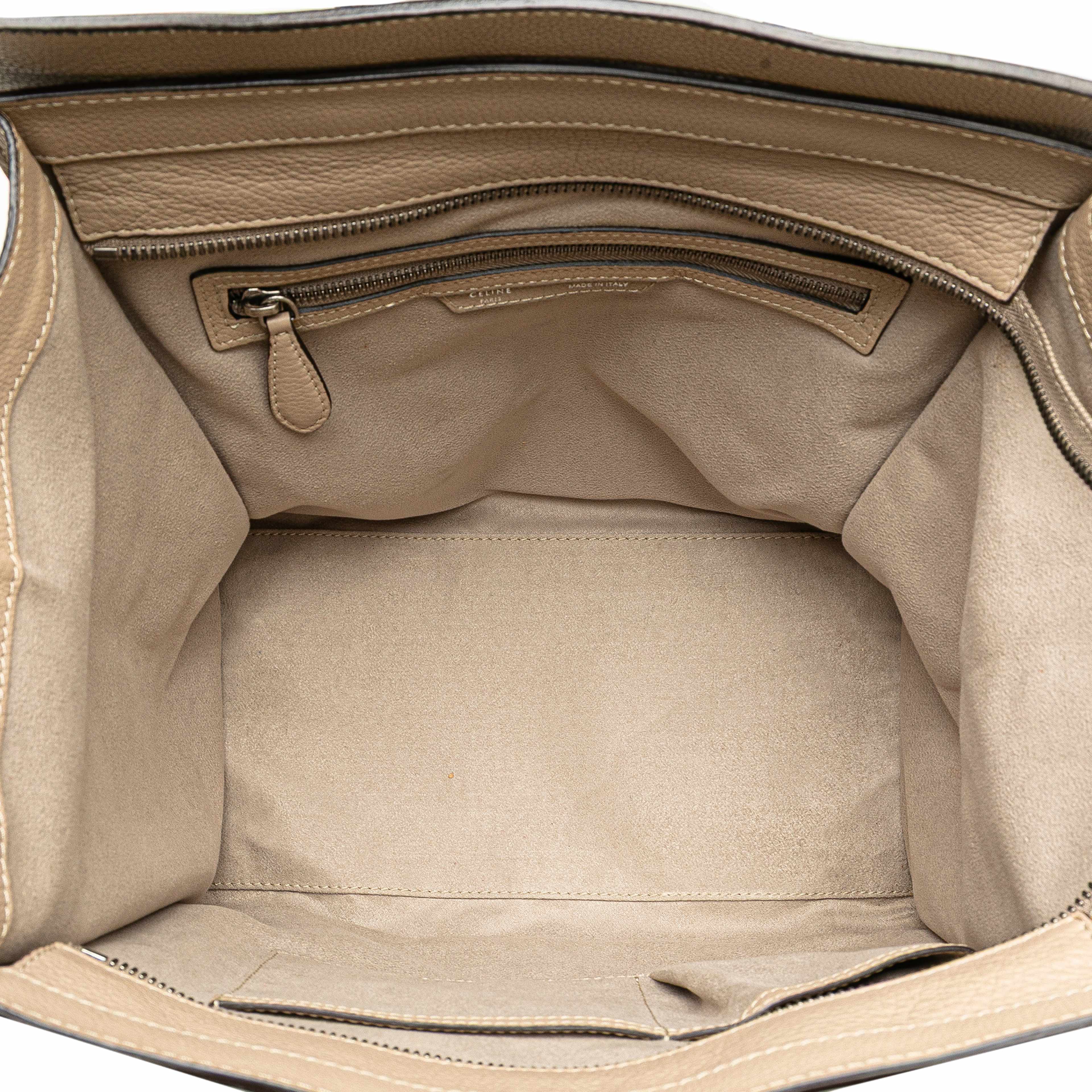 Celine Mini Calfskin Luggage Tote, från Luxclusif, i färgen beige. Klicka för att öppna bilden i stort format