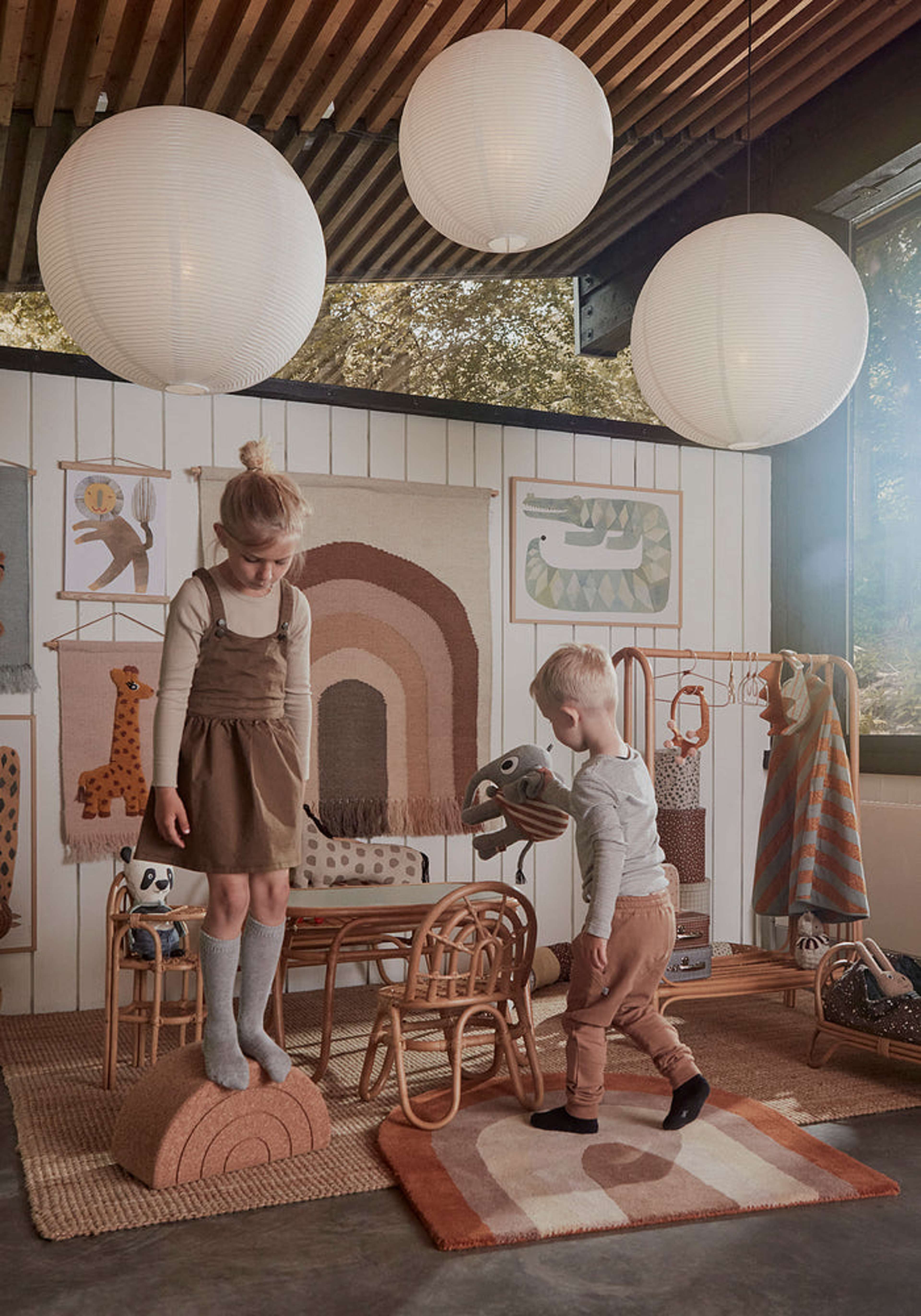 Henry Elephant, från OYOY Mini, i färgen grey. Klicka för att öppna bilden i stort format