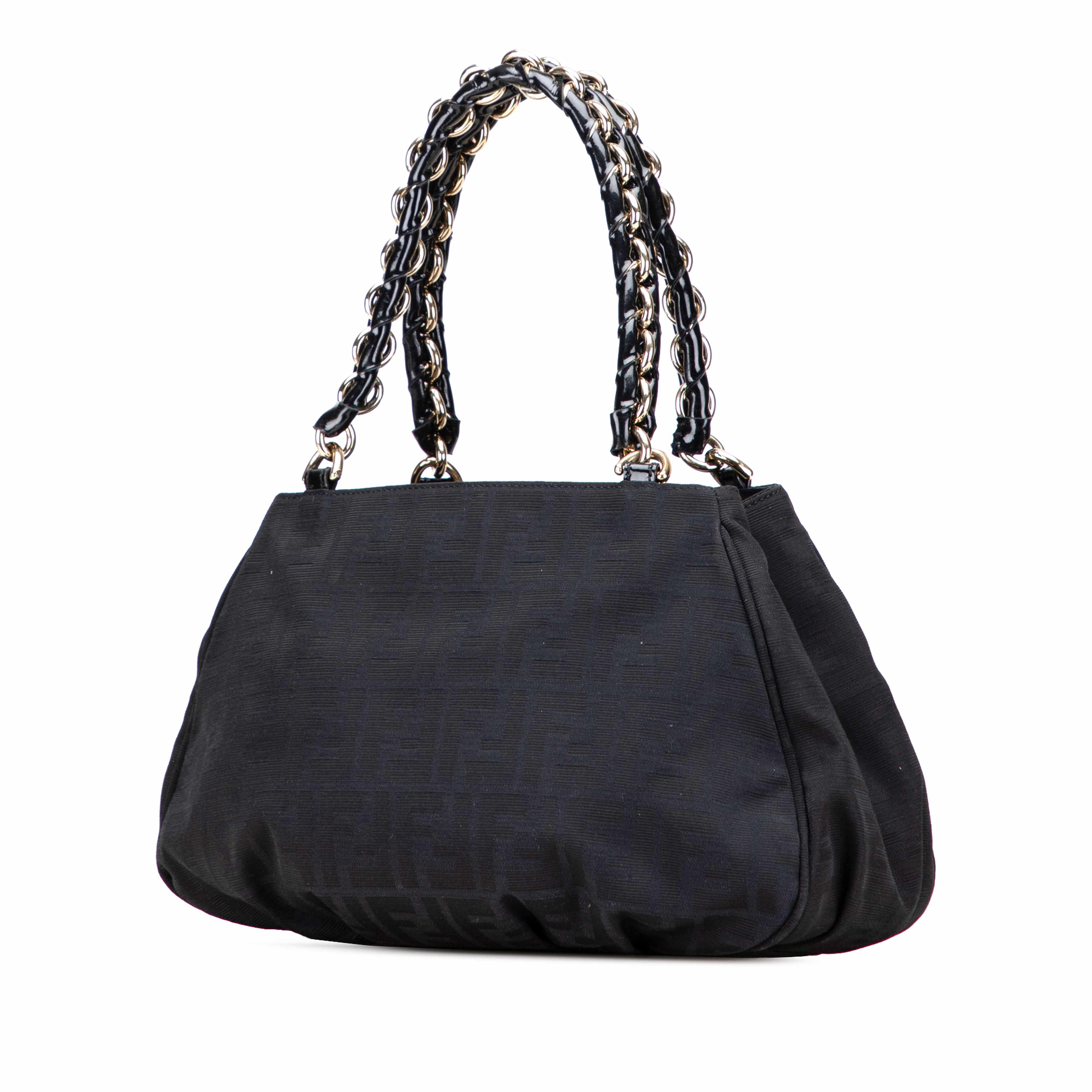 Fendi Small Zucca Canvas Mia Chain Tote, från Luxclusif, i färgen black. Klicka för att öppna bilden i stort format