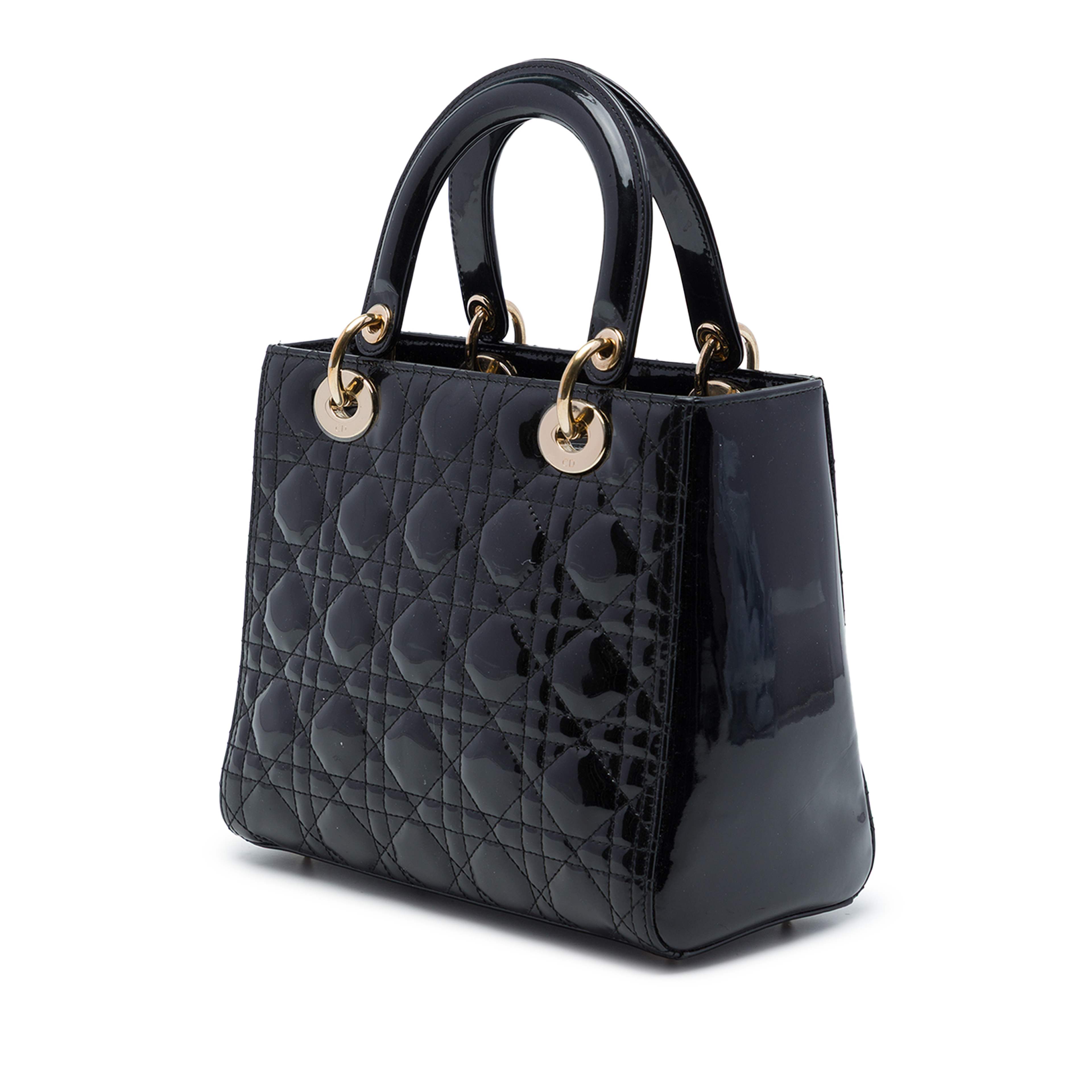 Dior Medium Patent Cannage Lady Dior, från Luxclusif, i färgen svart. Klicka för att öppna bilden i stort format