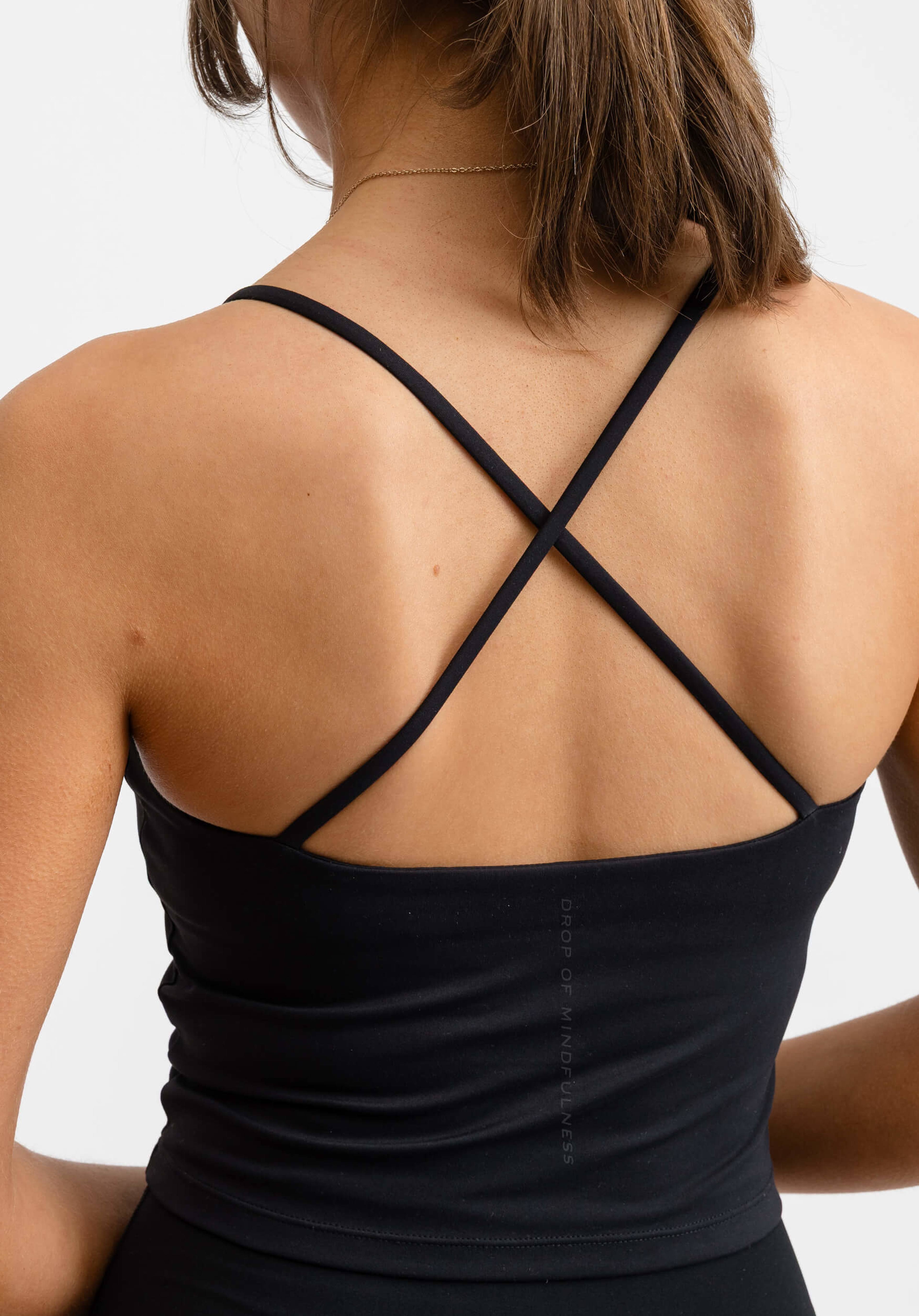 Butter Soft Singlet, från Drop of Mindfulness, i färgen black. Klicka för att öppna bilden i stort format