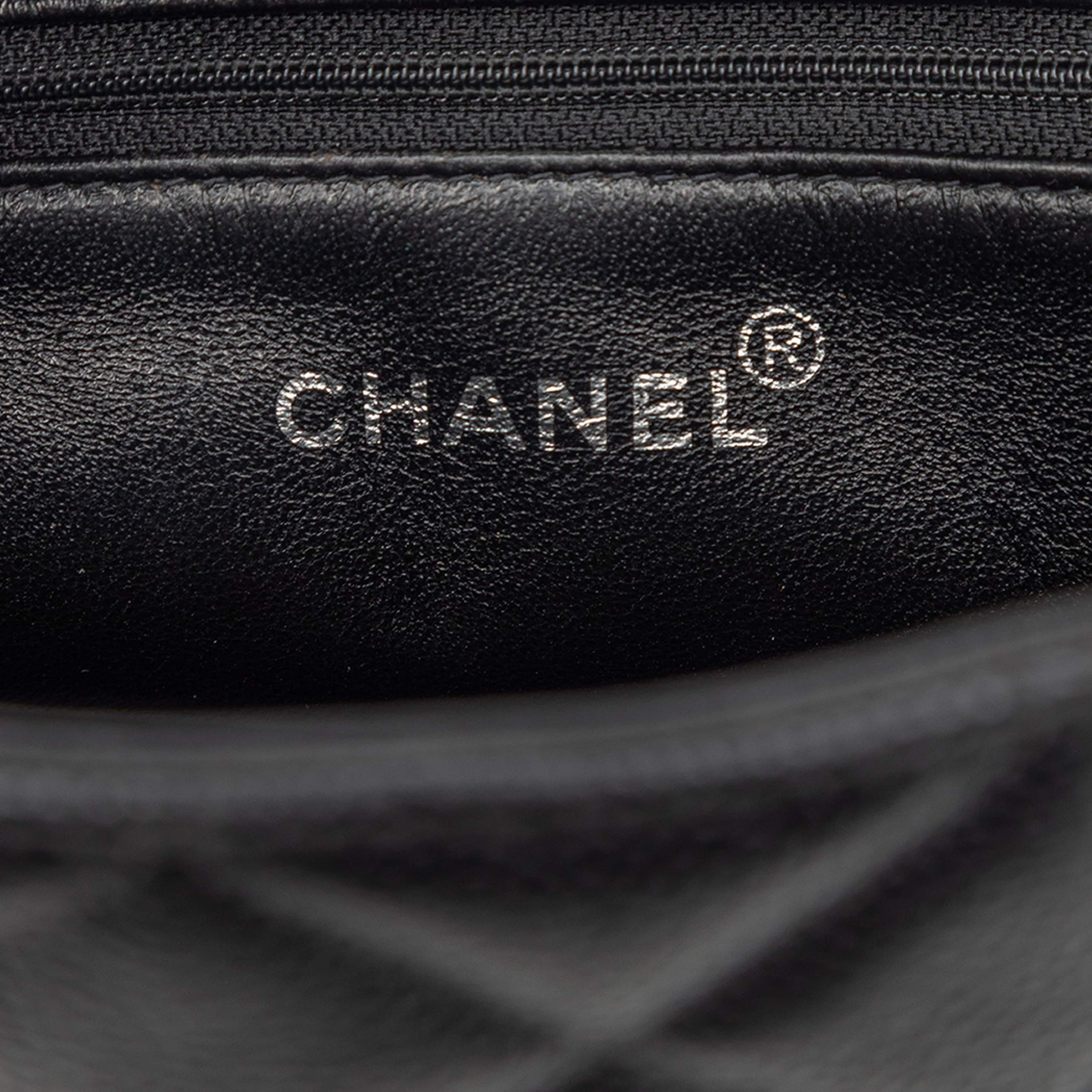 Chanel Caviar Medallion Tote, från Luxclusif, i färgen black. Klicka för att öppna bilden i stort format