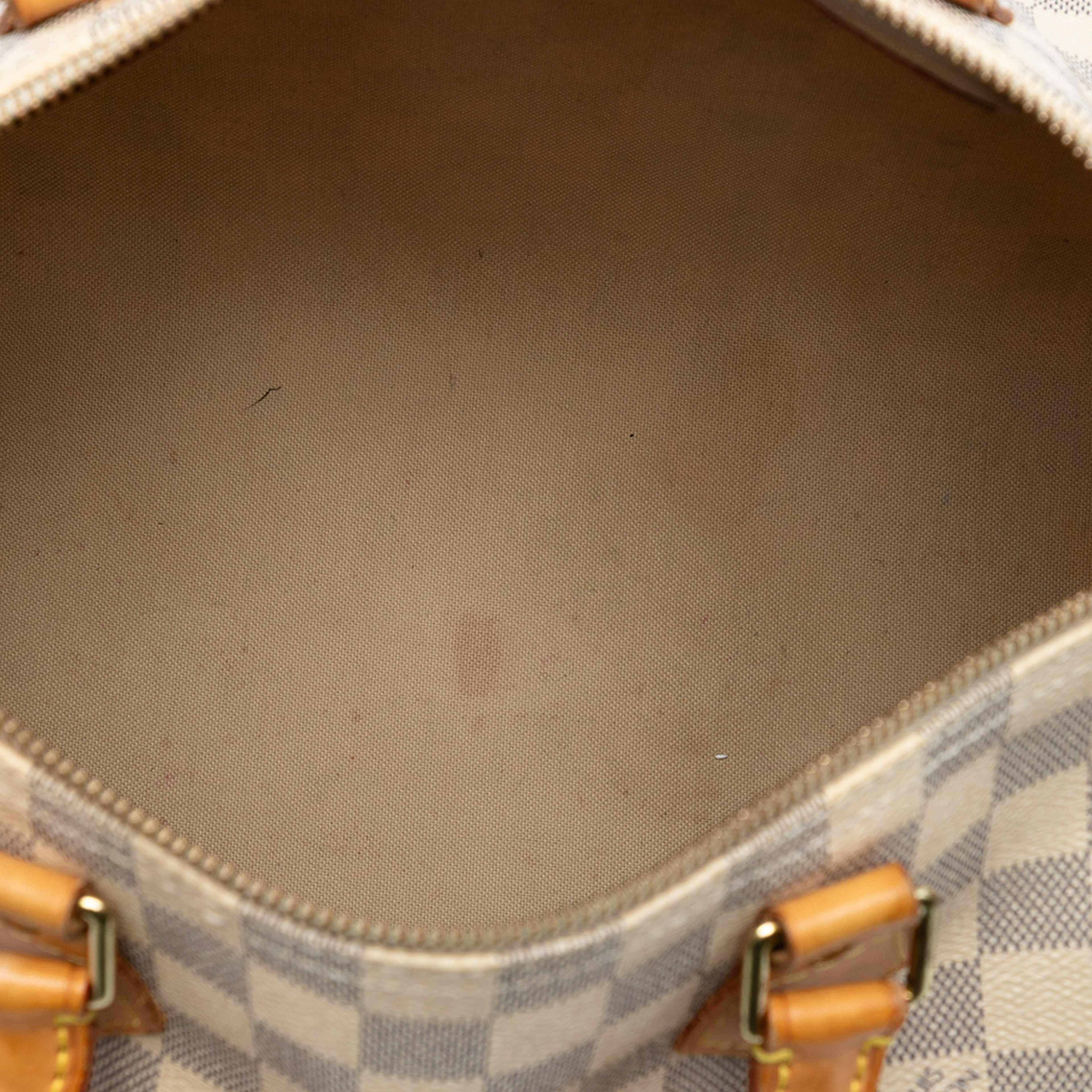 Louis Vuitton Damier Azur Speedy 30, från Luxclusif, i färgen white. Klicka för att öppna bilden i stort format