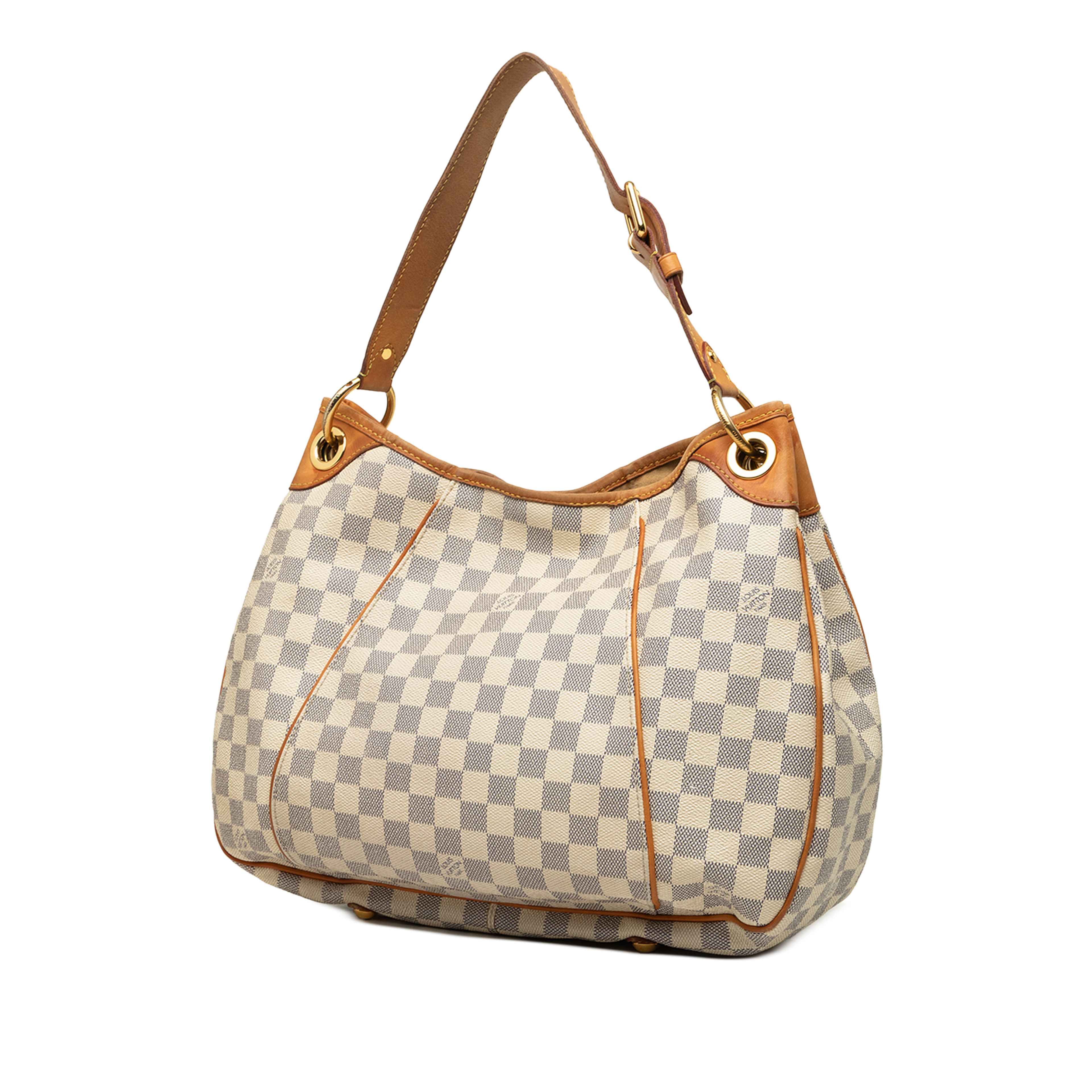Louis Vuitton Damier Azur Galliera Pm, från Luxclusif, i färgen vit. Klicka för att öppna bilden i stort format