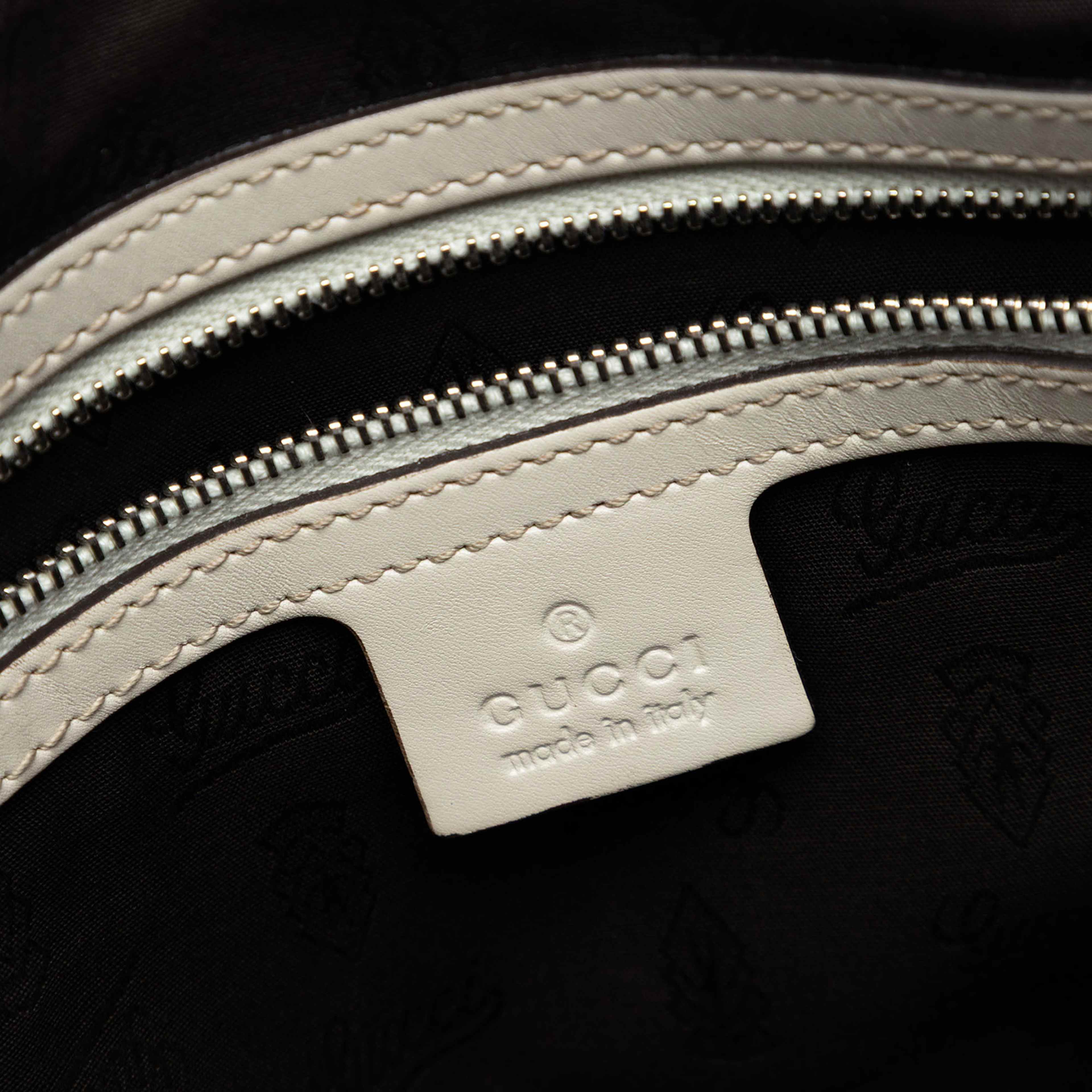 Gucci Gg Canvas Twins Tote, från Luxclusif, i färgen beige. Klicka för att öppna bilden i stort format