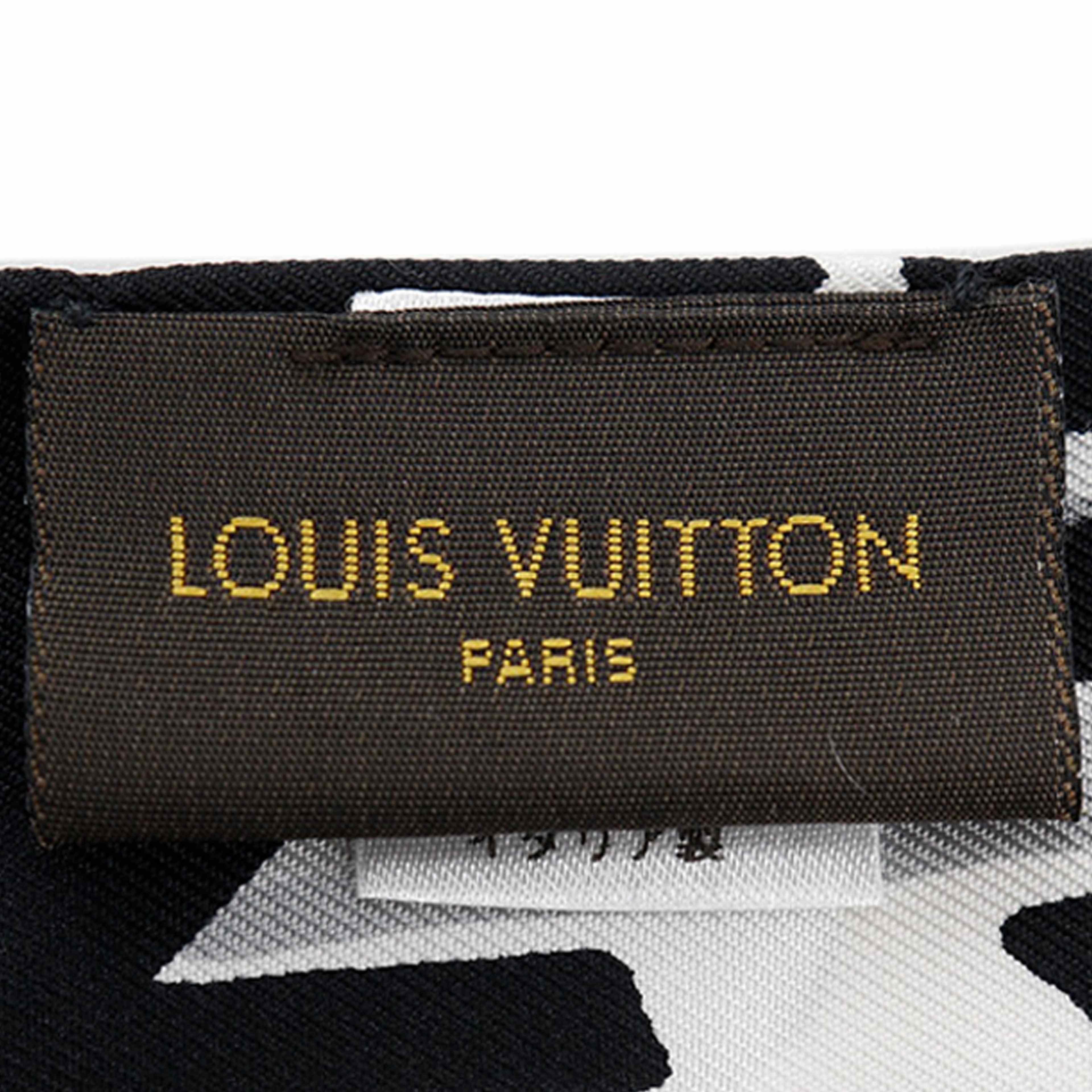 Louis Vuitton Printed Bandeau Silk Scarf, från Luxclusif, i färgen black. Klicka för att öppna bilden i stort format