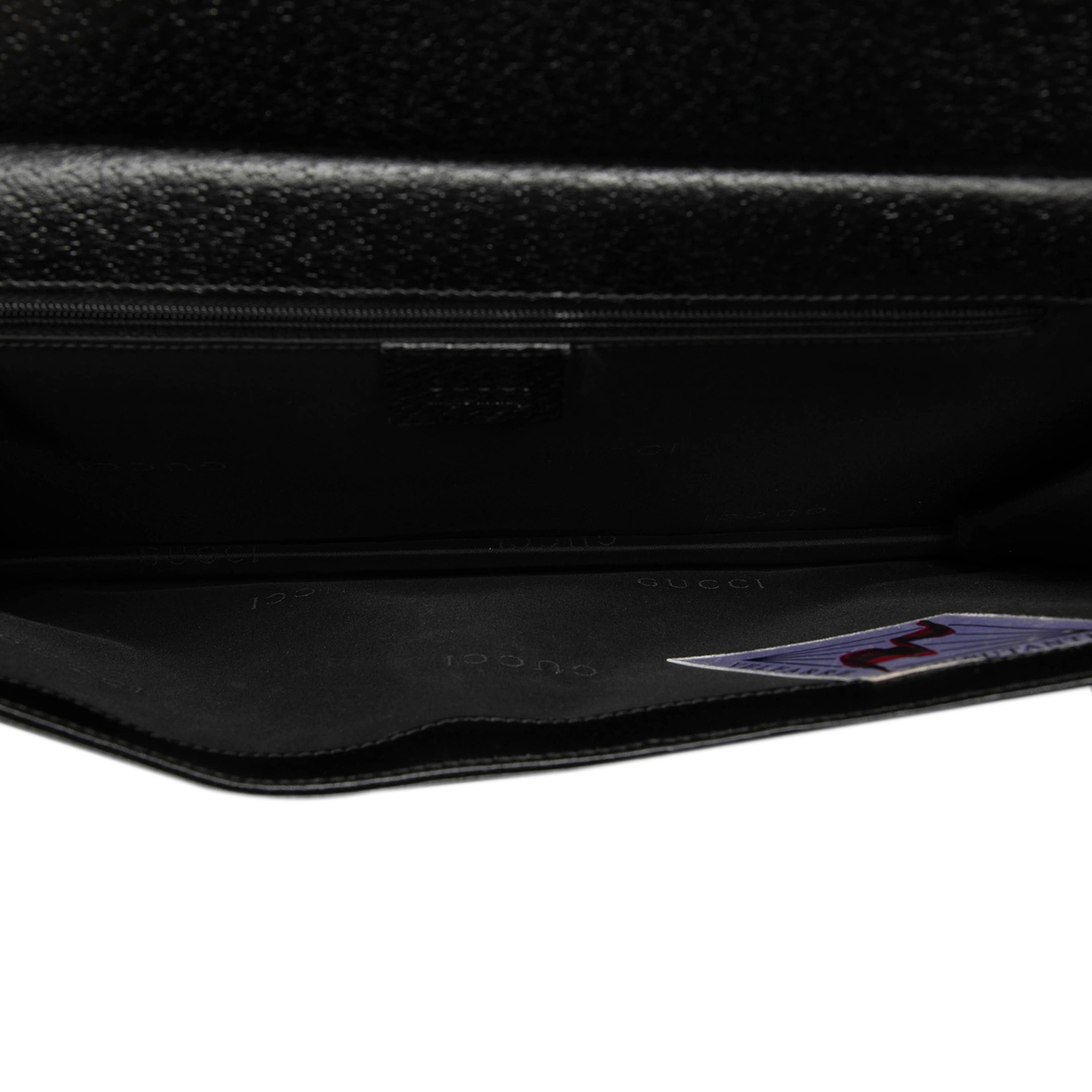 Gucci Grained Calfskin Top Handle Bag, från Luxclusif, i färgen svart. Klicka för att öppna bilden i stort format