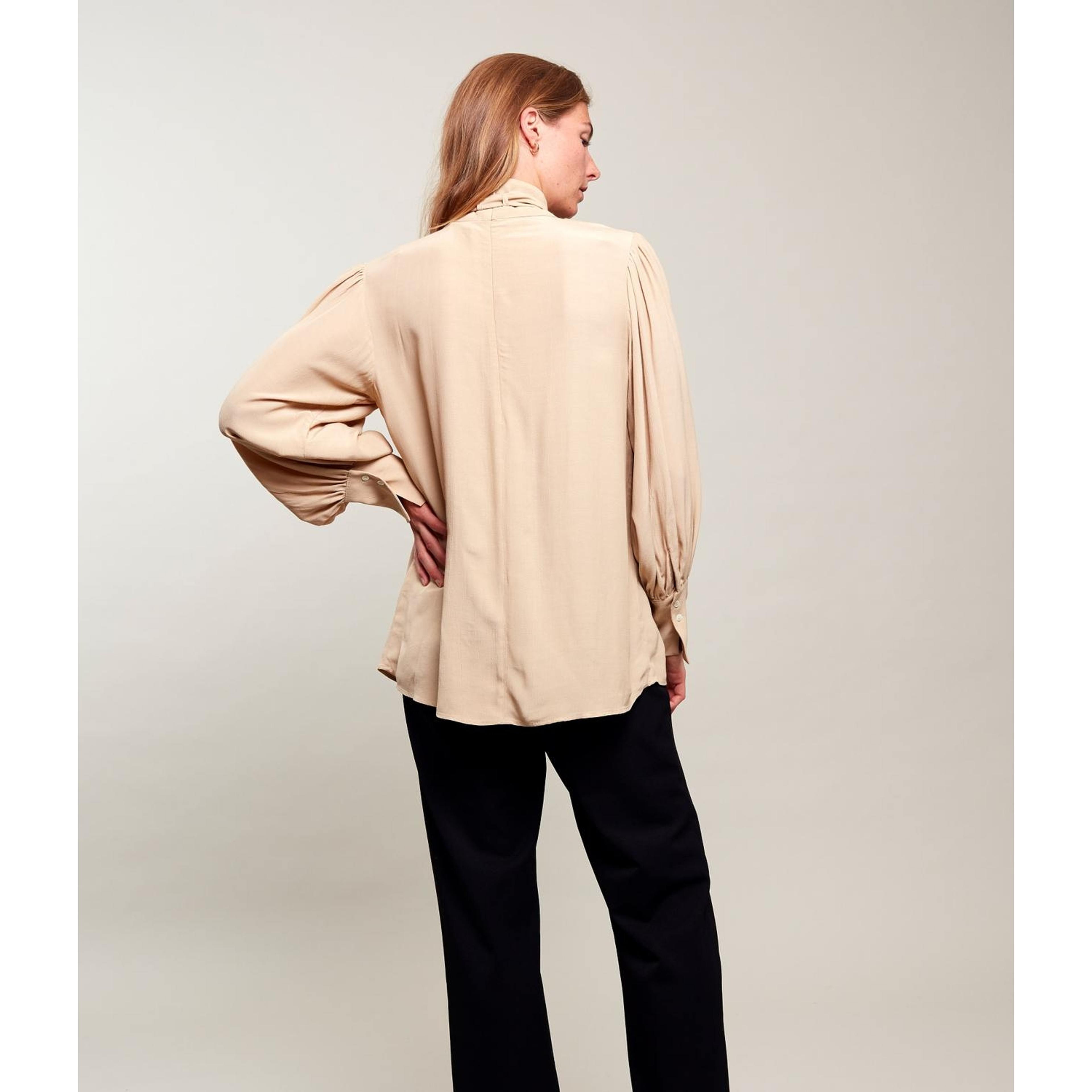 Lisa Blouse