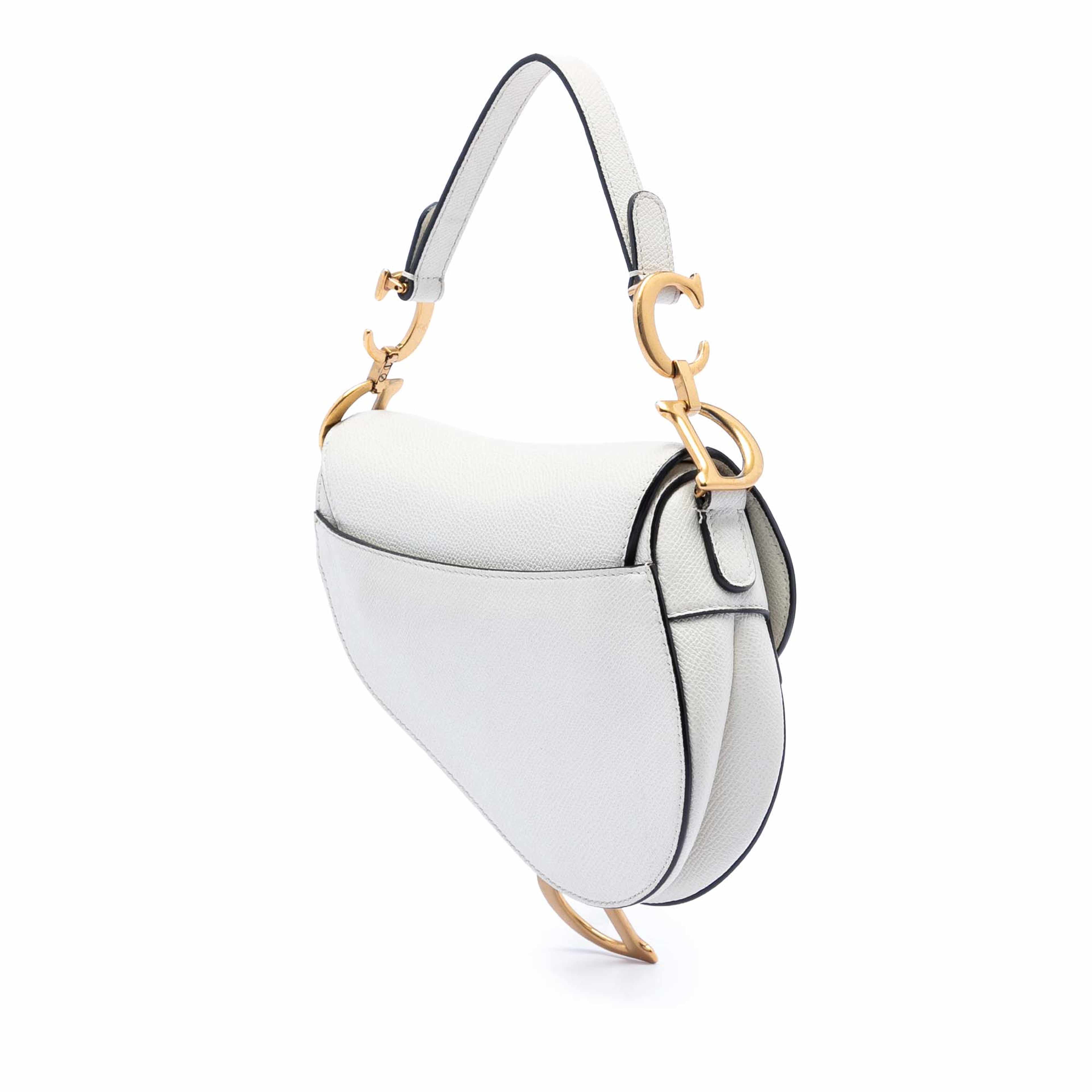 Dior Mini Grained Calfskin Saddle Bag, från Luxclusif, i färgen white. Klicka för att öppna bilden i stort format