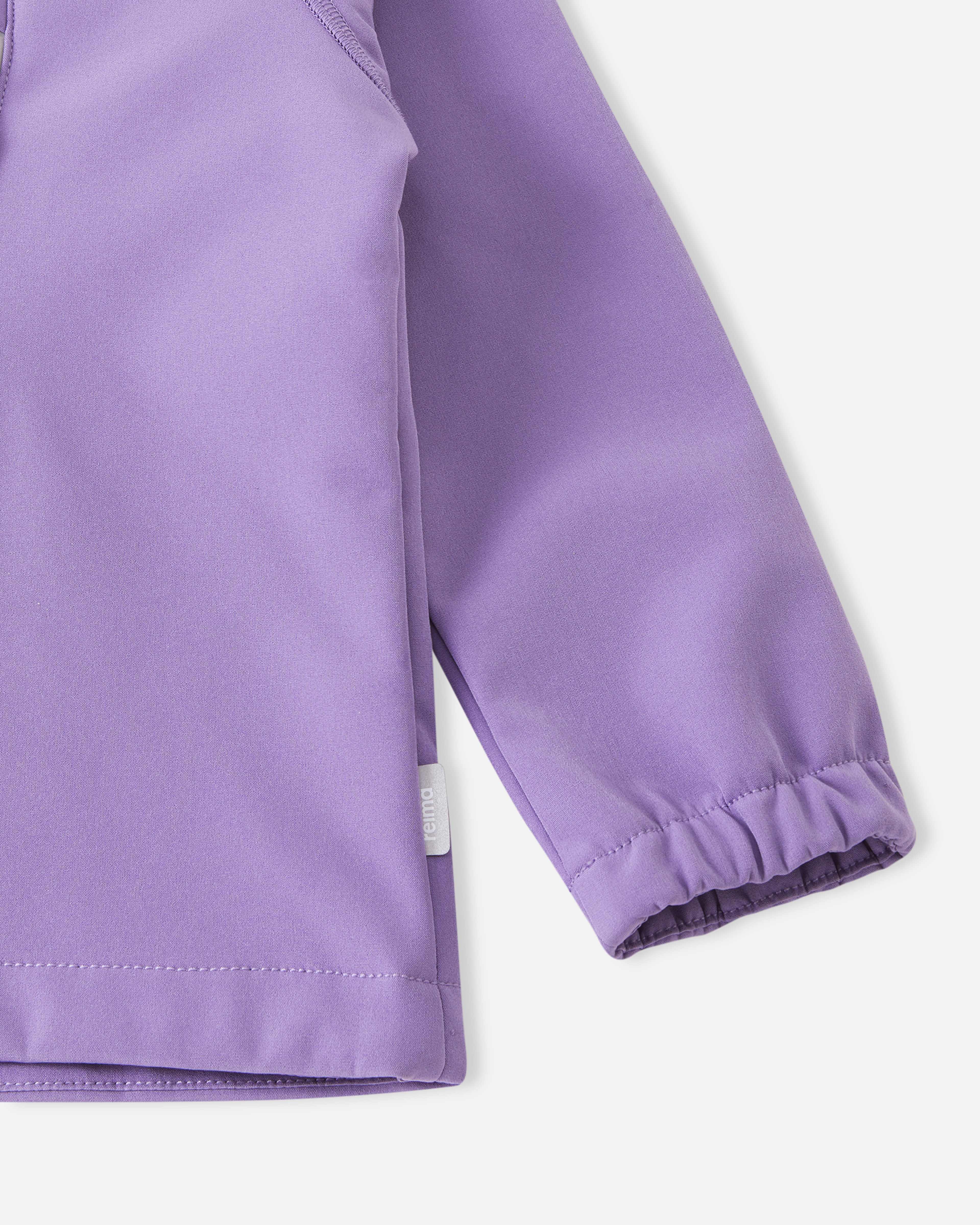 Softshell-jacka Vantti, från Reima, i färgen misty violet. Klicka för att öppna bilden i stort format