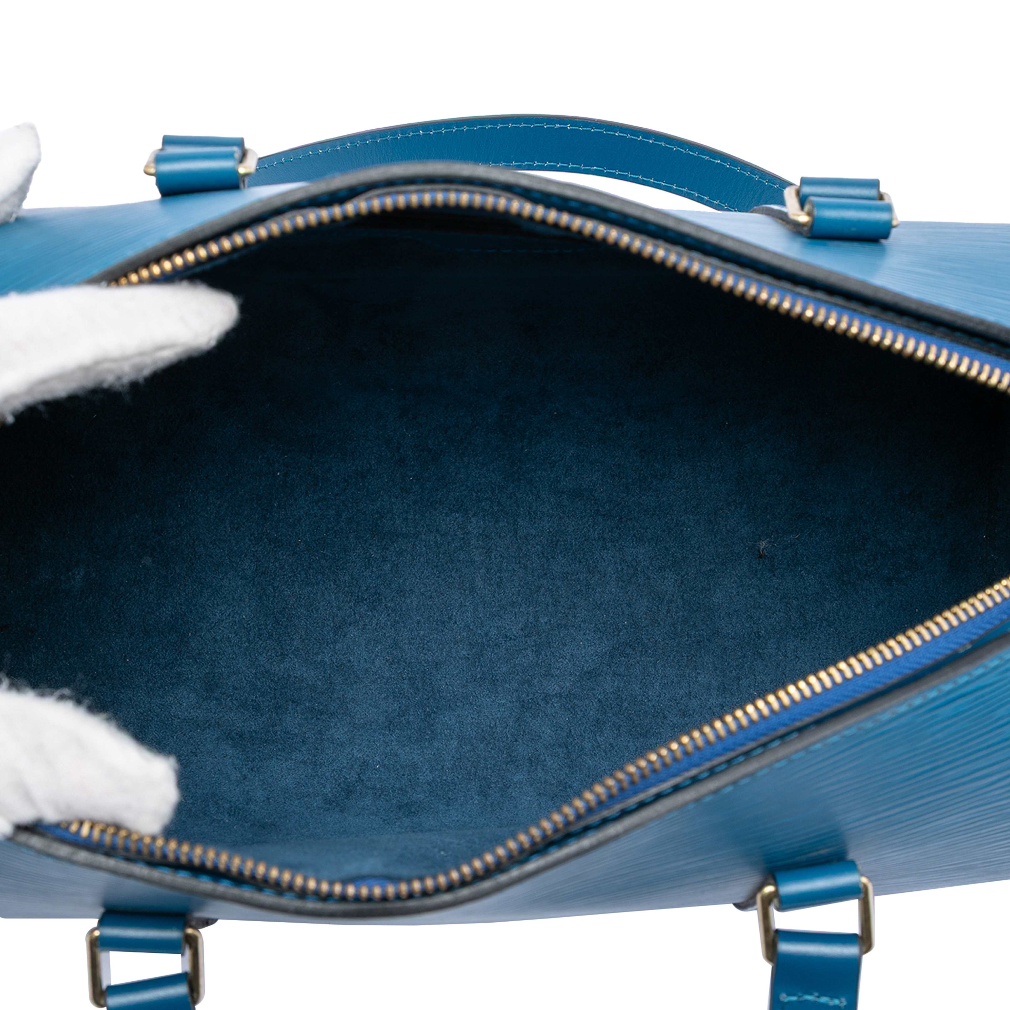 Louis Vuitton Epi Soufflot, från Luxclusif, i färgen blue. Klicka för att öppna bilden i stort format