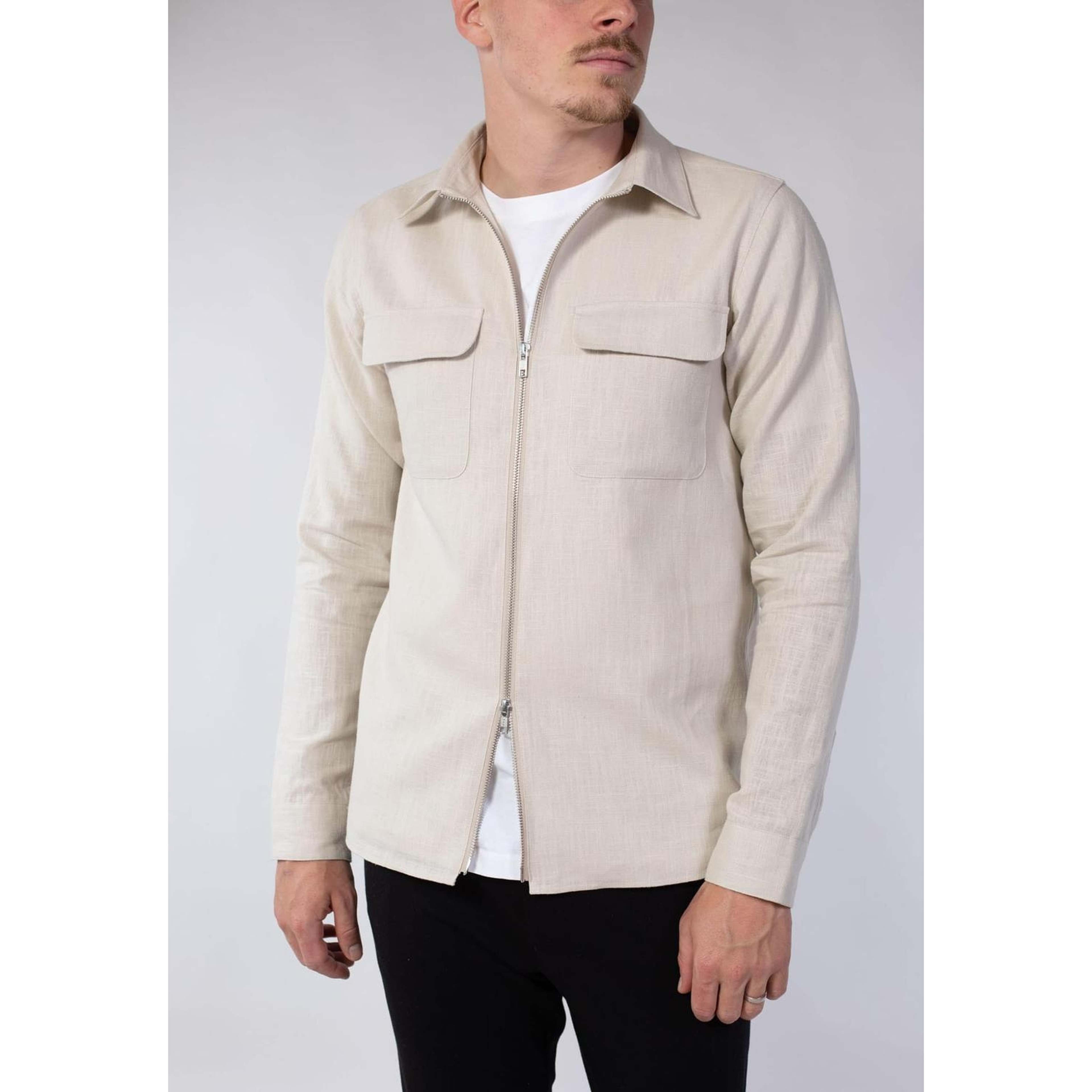 Quincy Linen Overshirt, från Ciszere, i färgen beige. Klicka för att öppna bilden i stort format