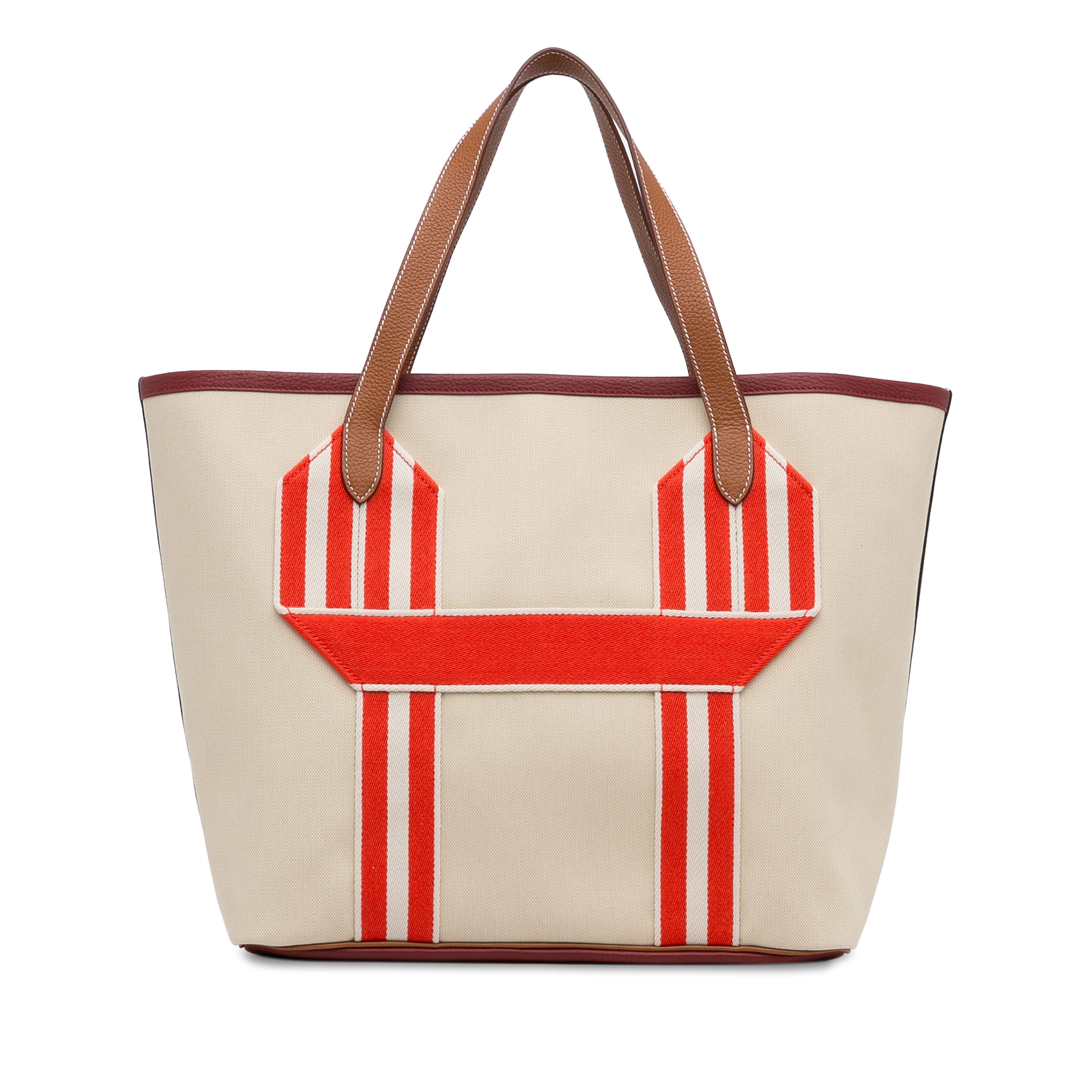 Hermès Canvas Pursangle Tote, från Luxclusif, i färgen beige. Klicka för att öppna bilden i stort format