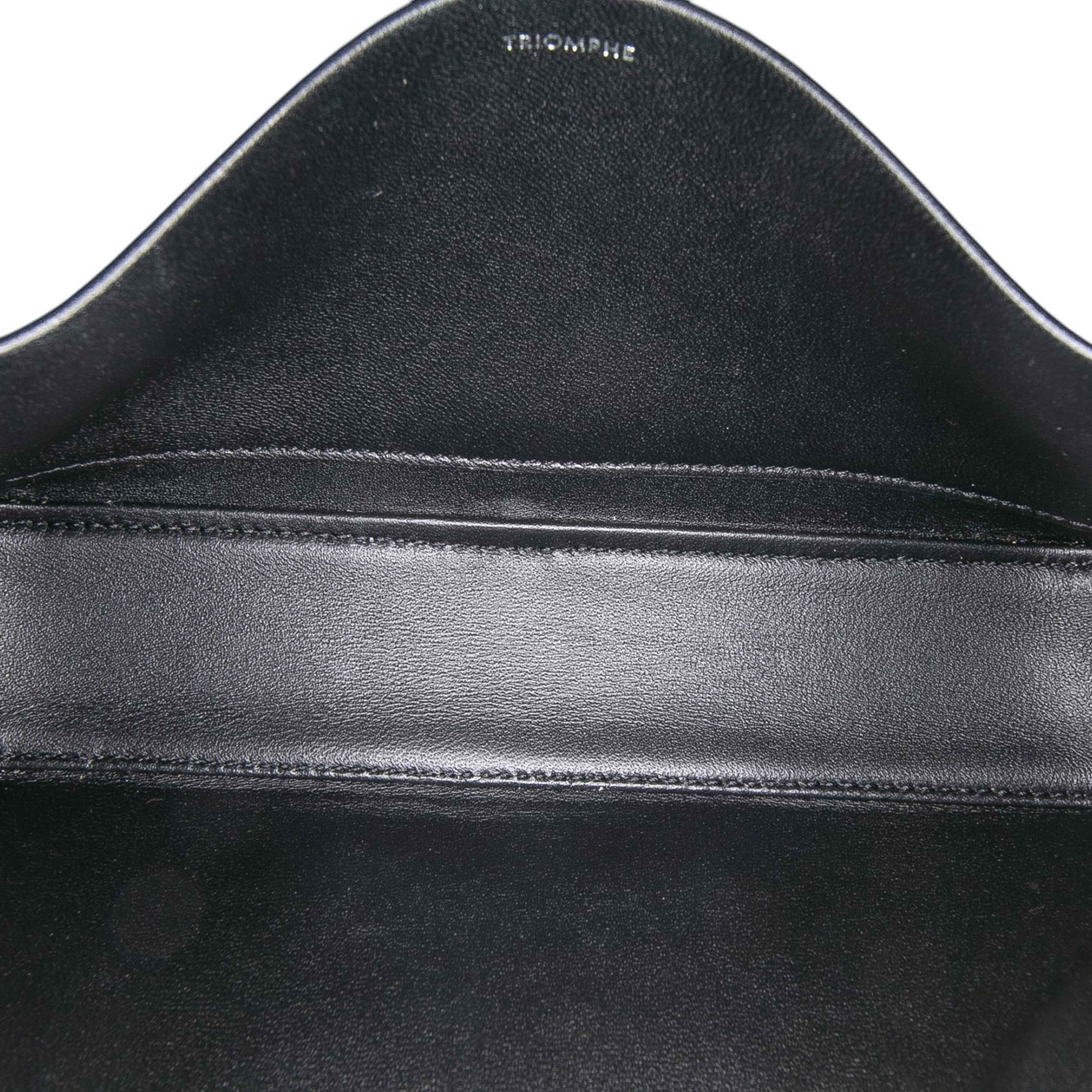 Celine Shiny Calfskin Claude Chain Shoulder Bag, från Luxclusif, i färgen black. Klicka för att öppna bilden i stort format