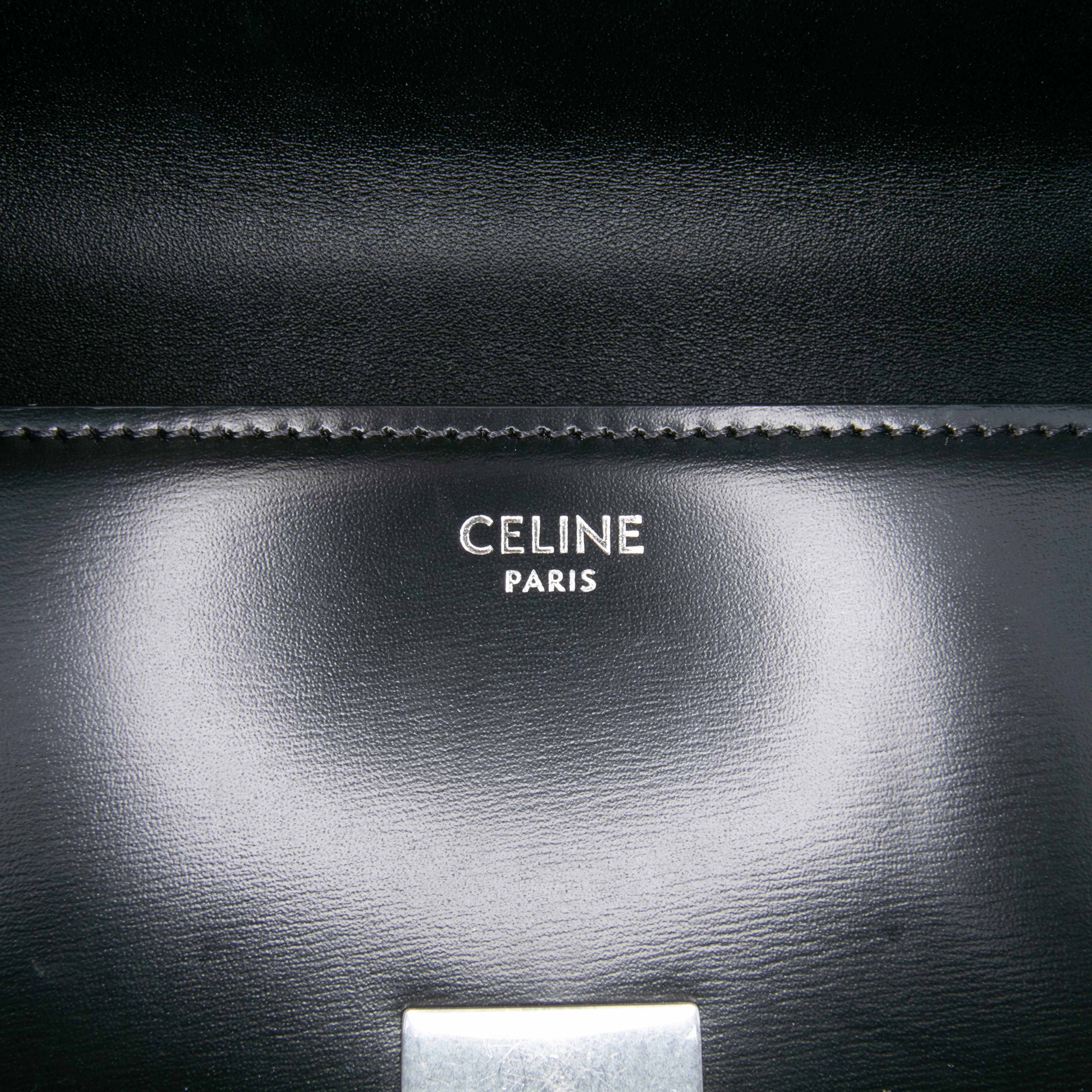 Celine Shiny Calfskin Claude Chain Shoulder Bag, från Luxclusif, i färgen black. Klicka för att öppna bilden i stort format