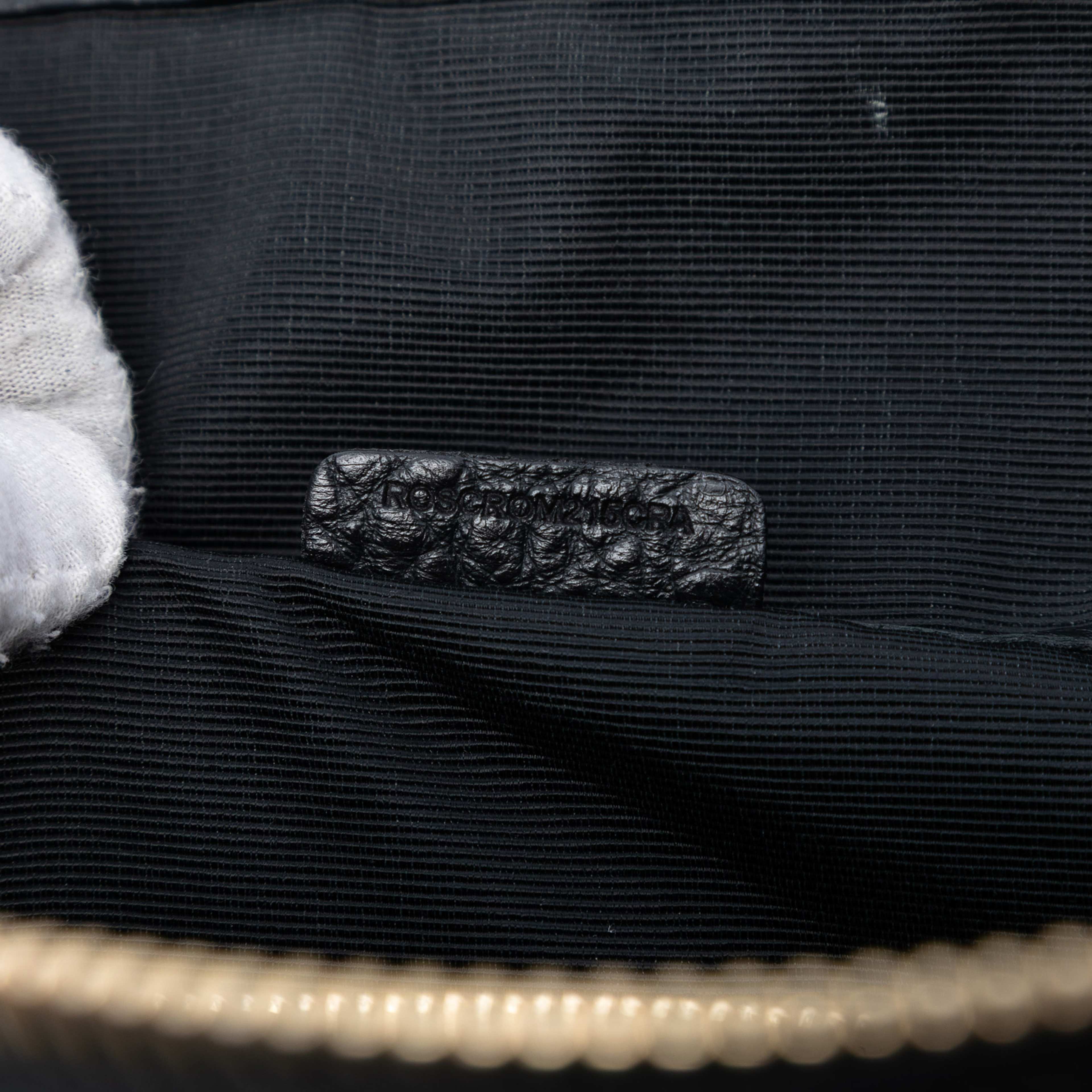 Burberry Small Leather Gladstone Satchel, från Luxclusif, i färgen black. Klicka för att öppna bilden i stort format