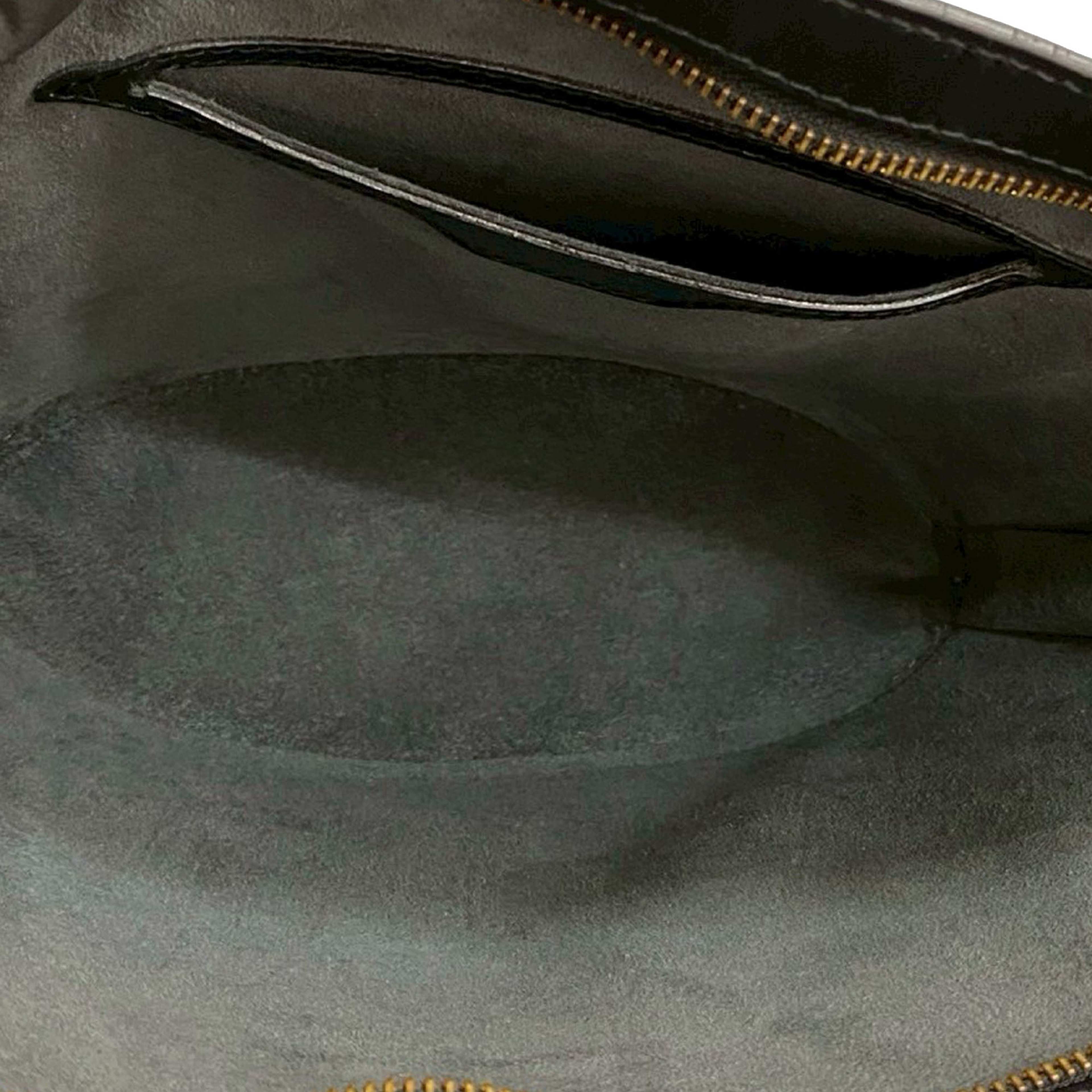 Louis Vuitton Epi Saint Jacques Pm Short Strap, från Luxclusif, i färgen black. Klicka för att öppna bilden i stort format