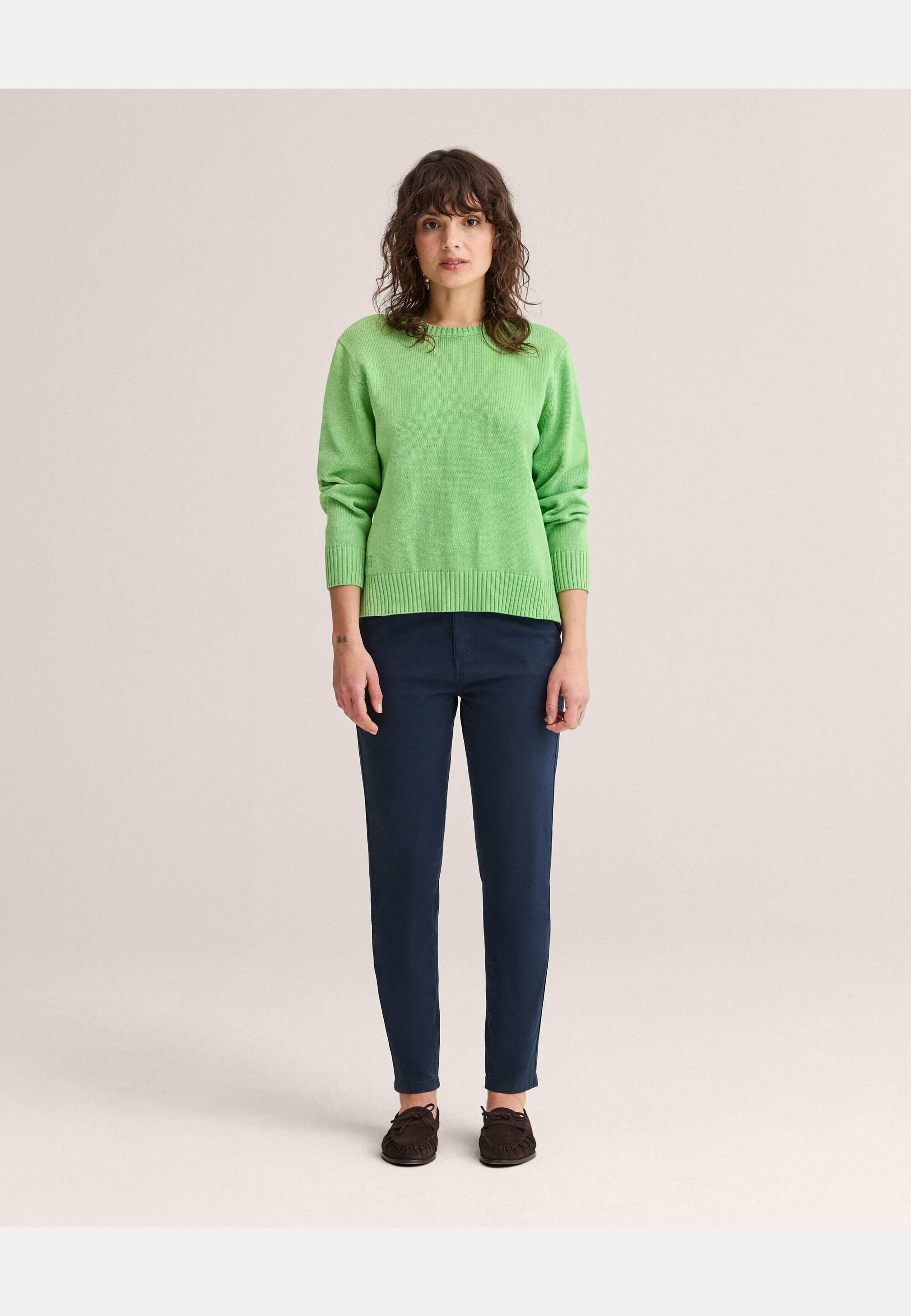 Roe Sweater, från Newhouse, i färgen grön. Klicka för att öppna bilden i stort format