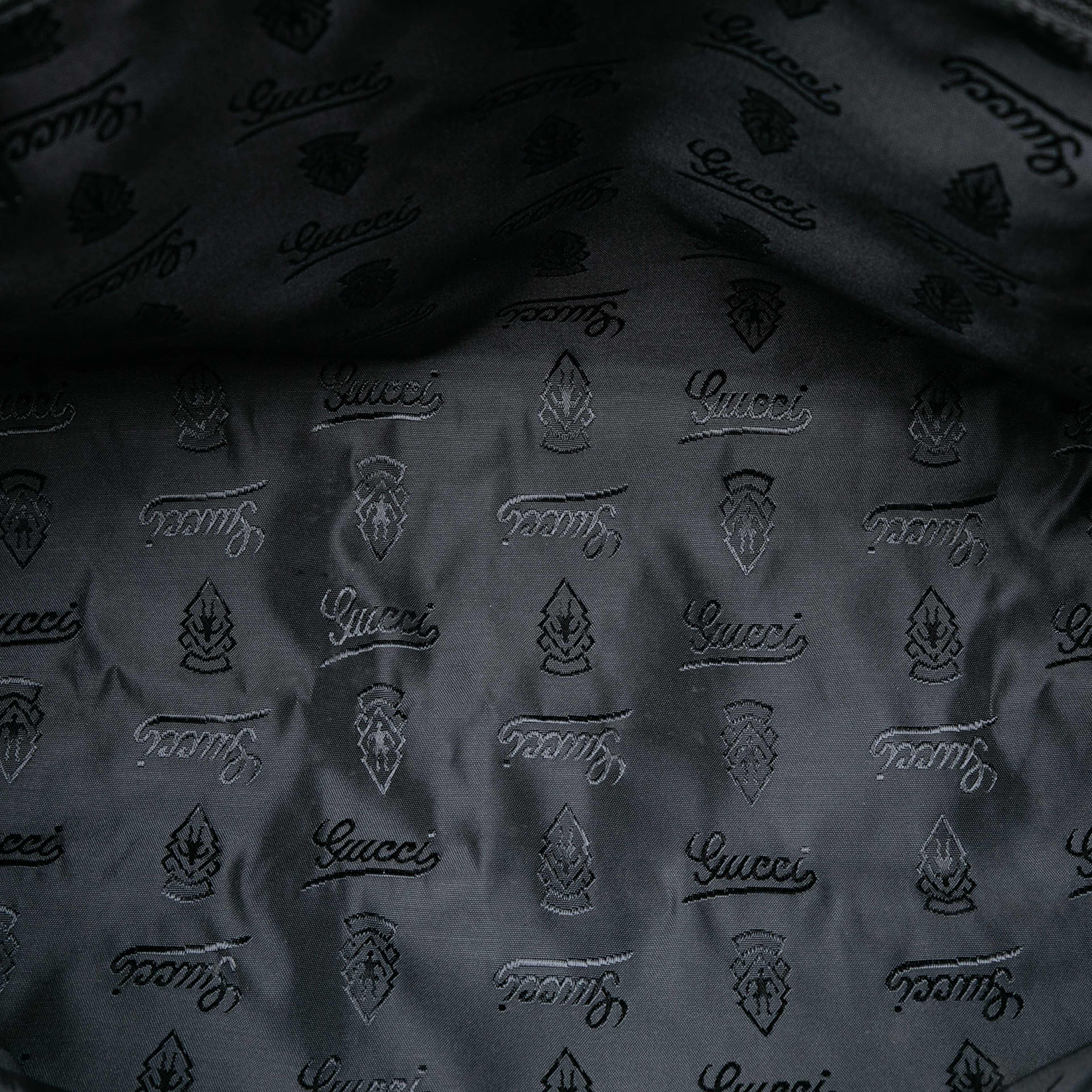 Gucci Guccissima Crossbody, från Luxclusif, i färgen black. Klicka för att öppna bilden i stort format