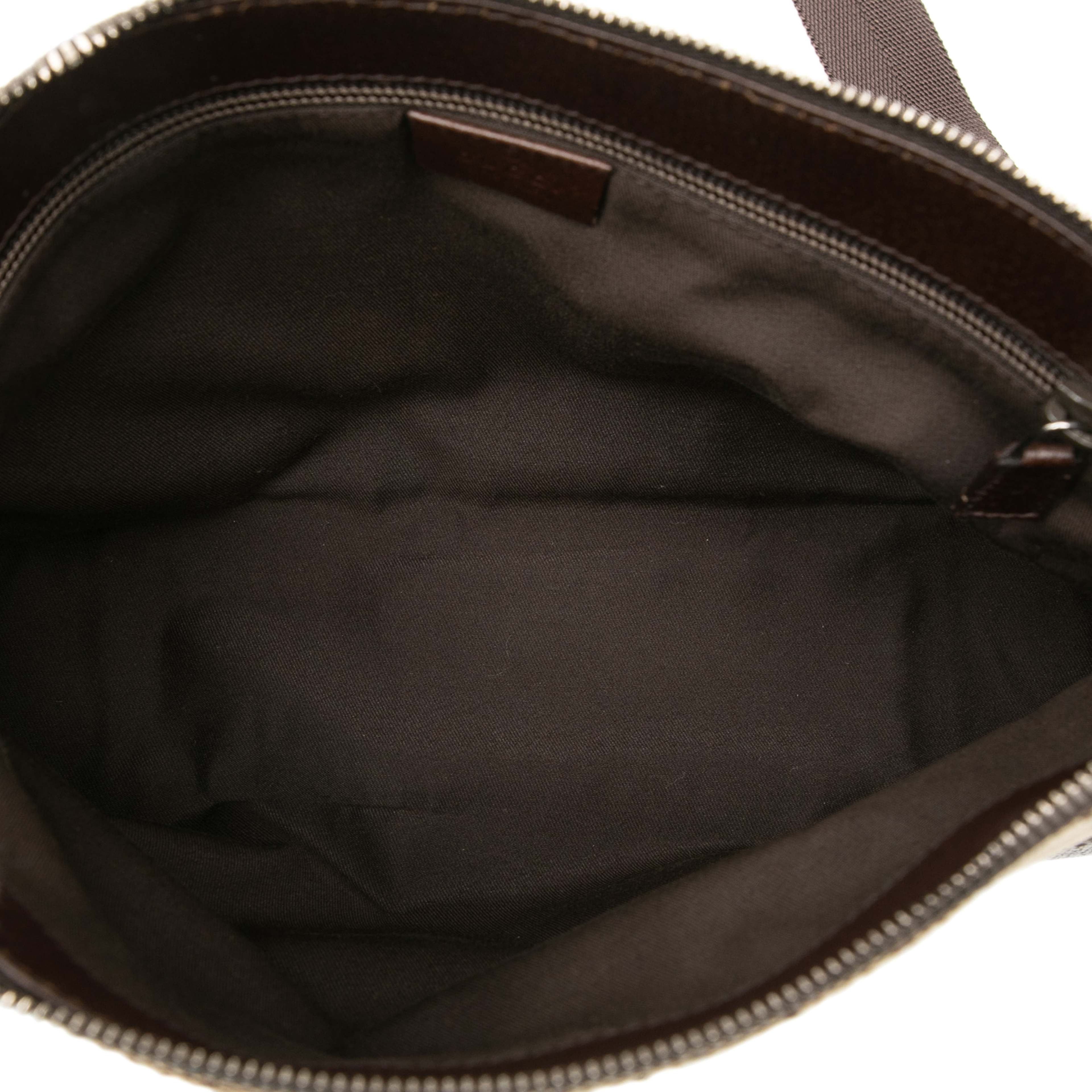 Gucci Gg Canvas Crossbody, från Luxclusif, i färgen beige. Klicka för att öppna bilden i stort format