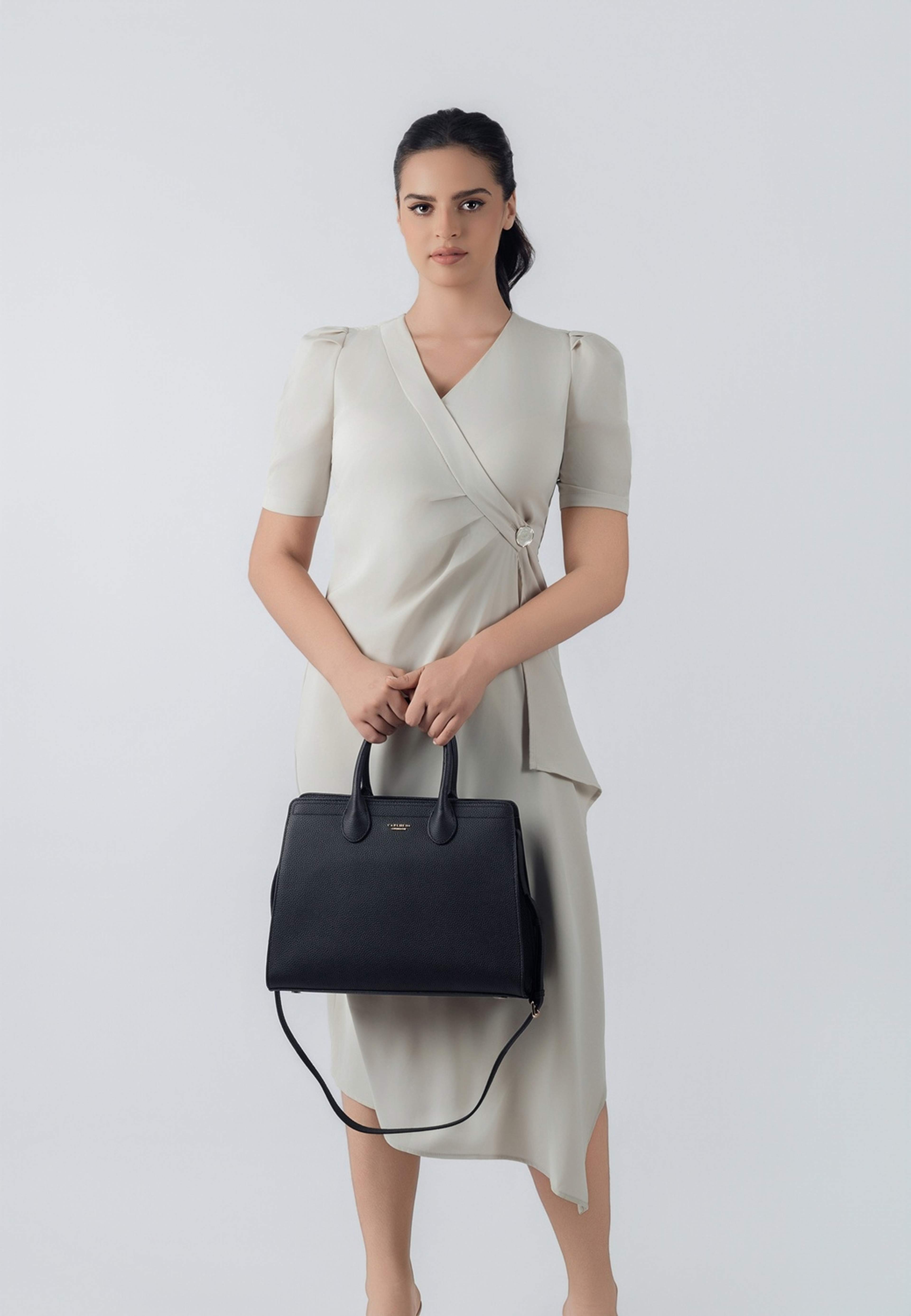 Nora Handväska Läder, från Carlheim, i färgen svart. Klicka för att öppna bilden i stort format