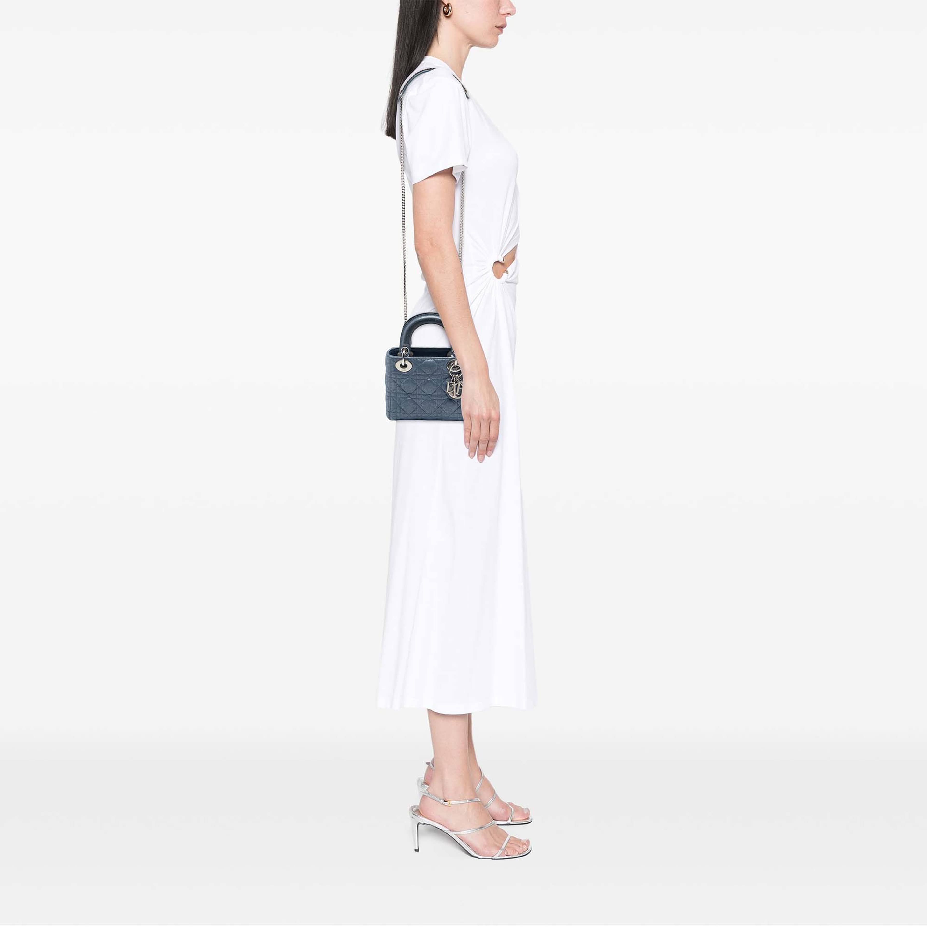 Dior Mini Iridescent Lambskin Cannage Lady Dior, från Luxclusif, i färgen blå. Klicka för att öppna bilden i stort format
