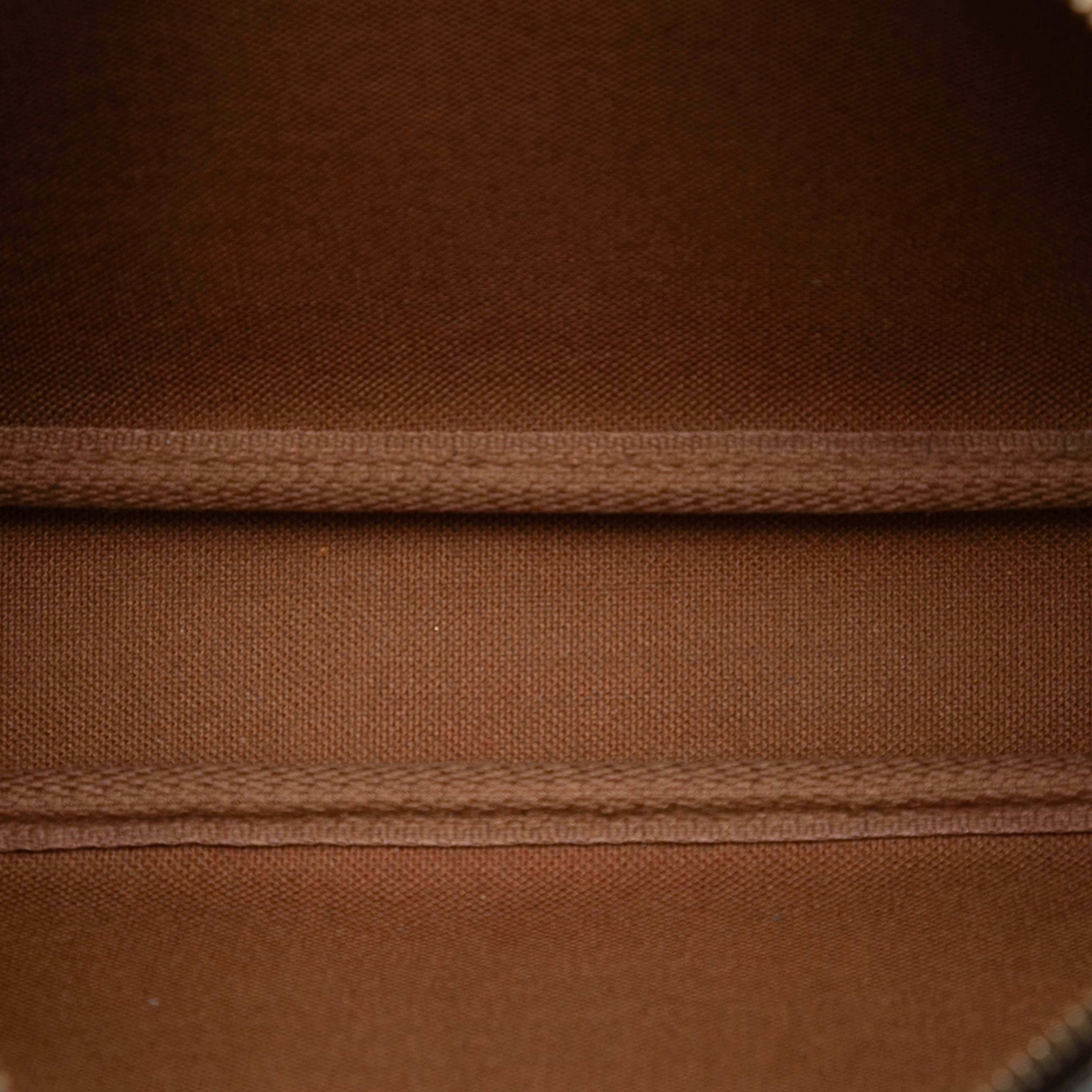 Louis Vuitton Monogram Pochette Accessoires, från Luxclusif, i färgen brown. Klicka för att öppna bilden i stort format