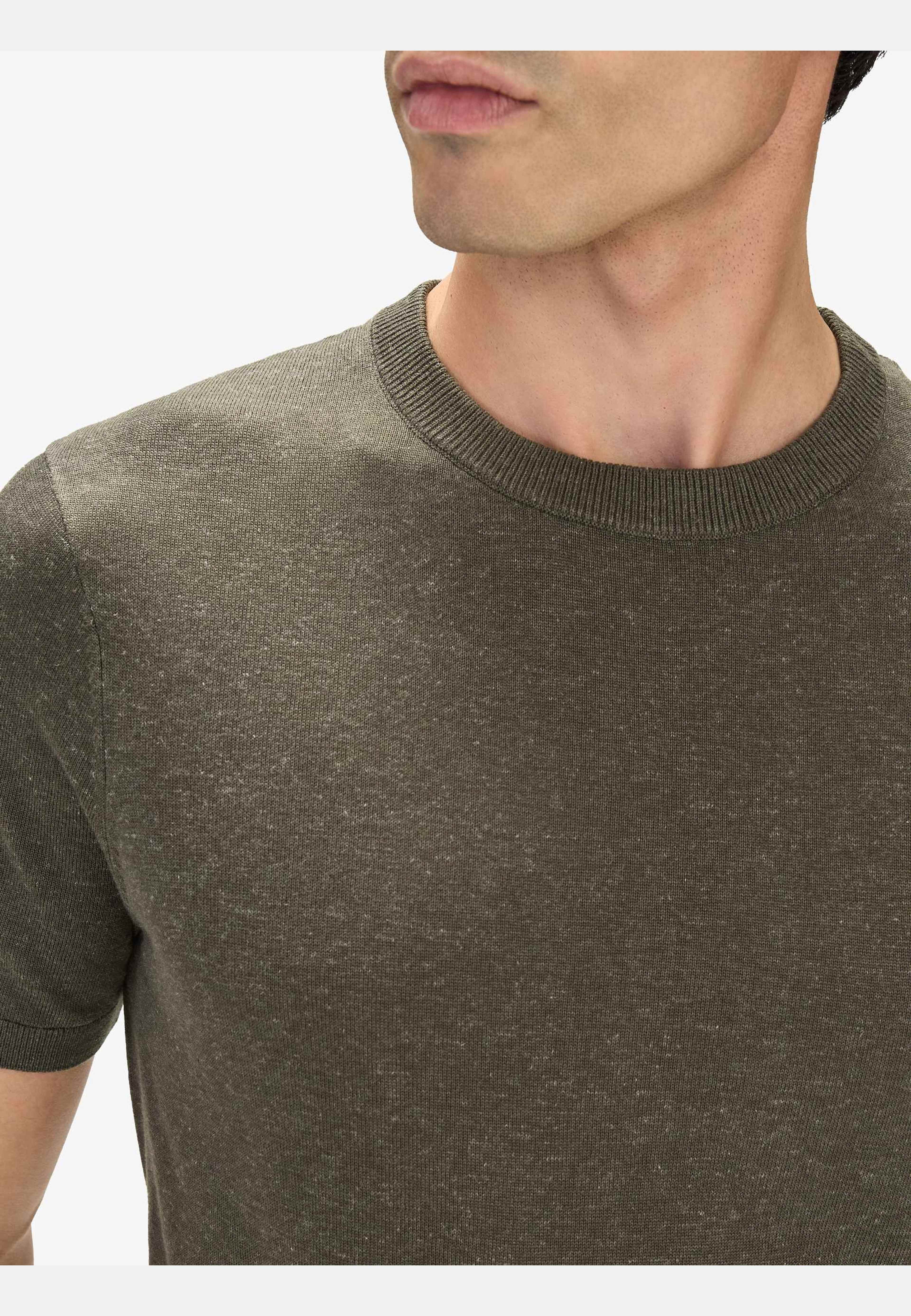 Lyocell Linen Tee (benji), från John Henric, i färgen green. Klicka för att öppna bilden i stort format
