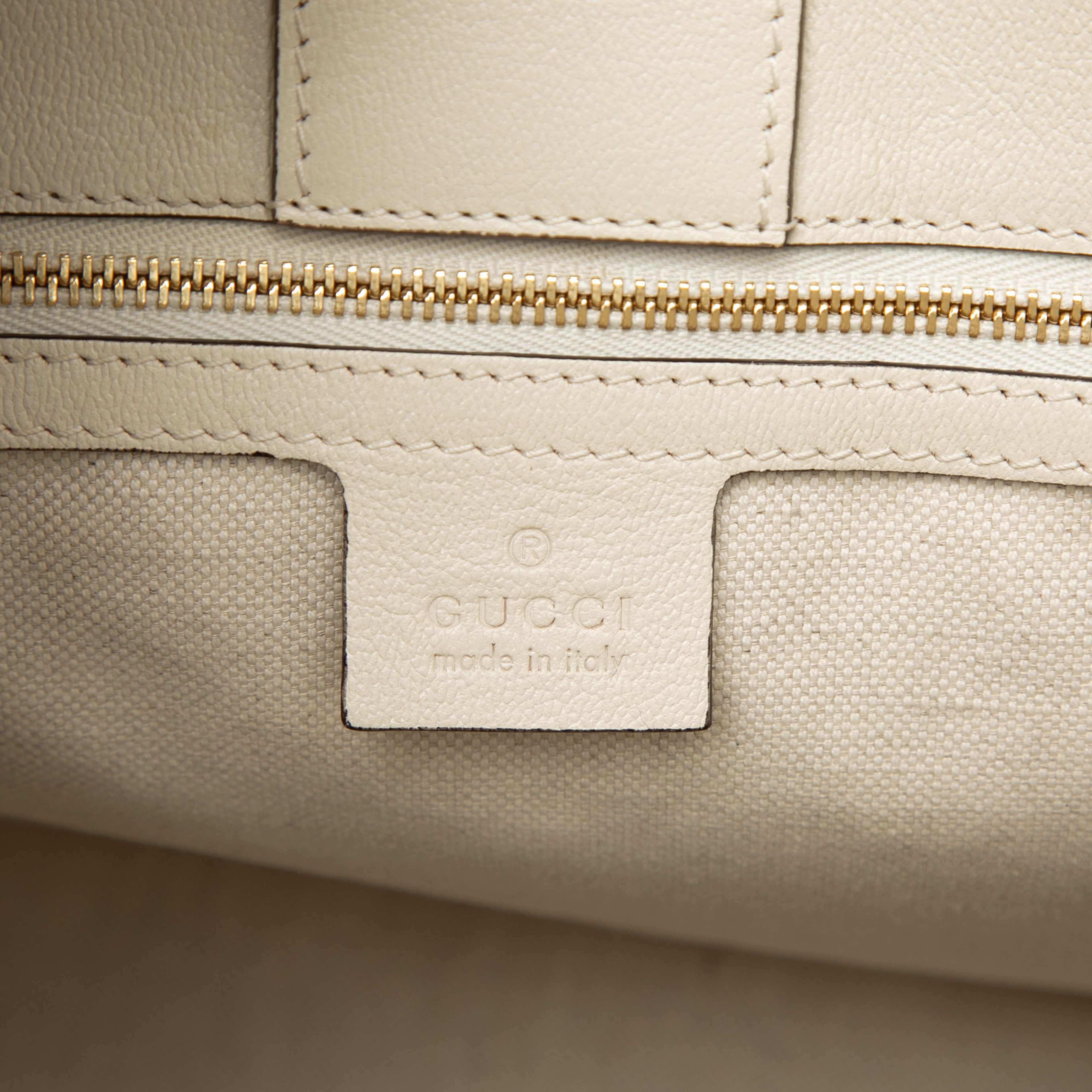 Gucci Medium Gg Canvas Horsebit 1955 Tote, från Luxclusif, i färgen beige. Klicka för att öppna bilden i stort format