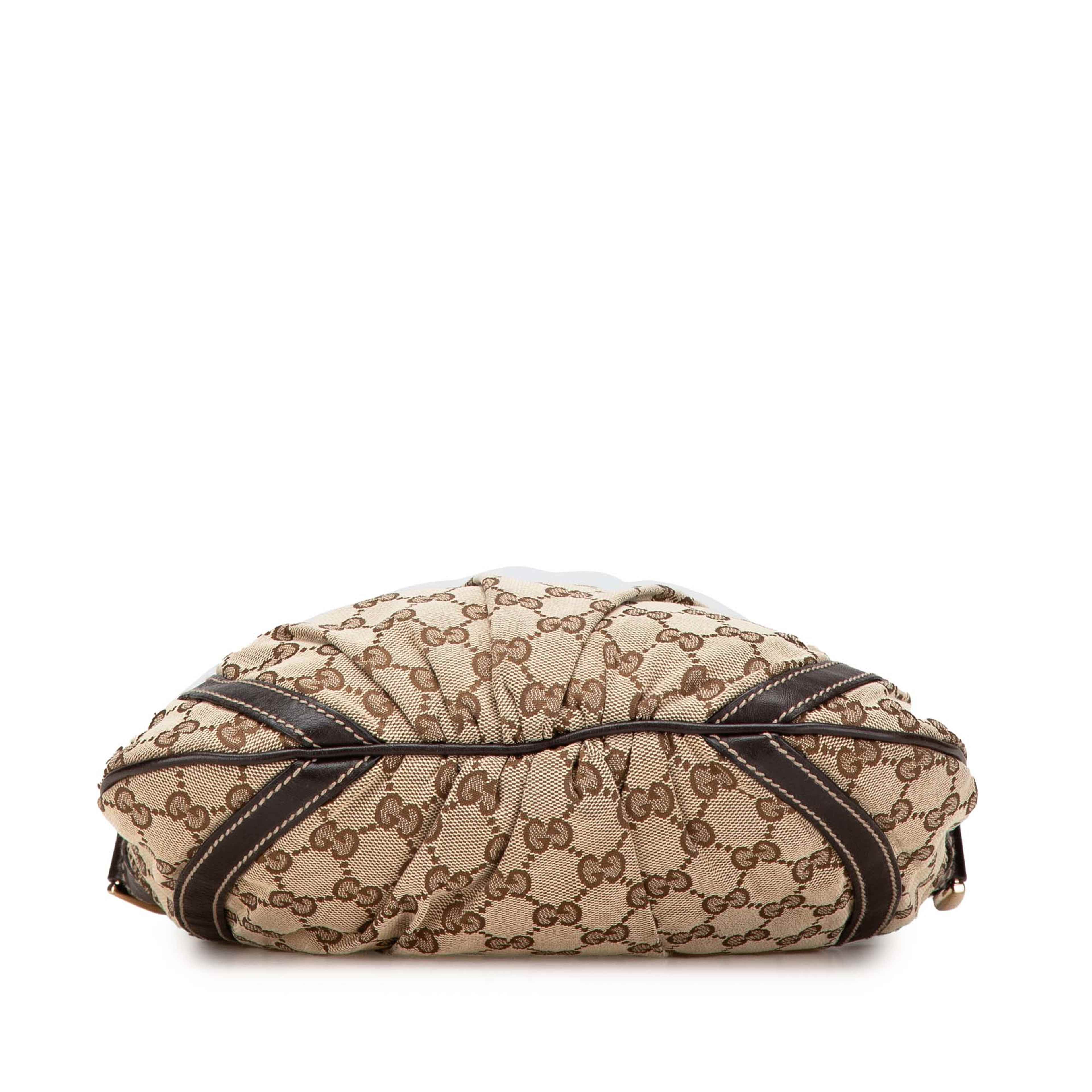 Gucci Gg Canvas Abbey D Ring Crossbody, från Luxclusif, i färgen beige. Klicka för att öppna bilden i stort format