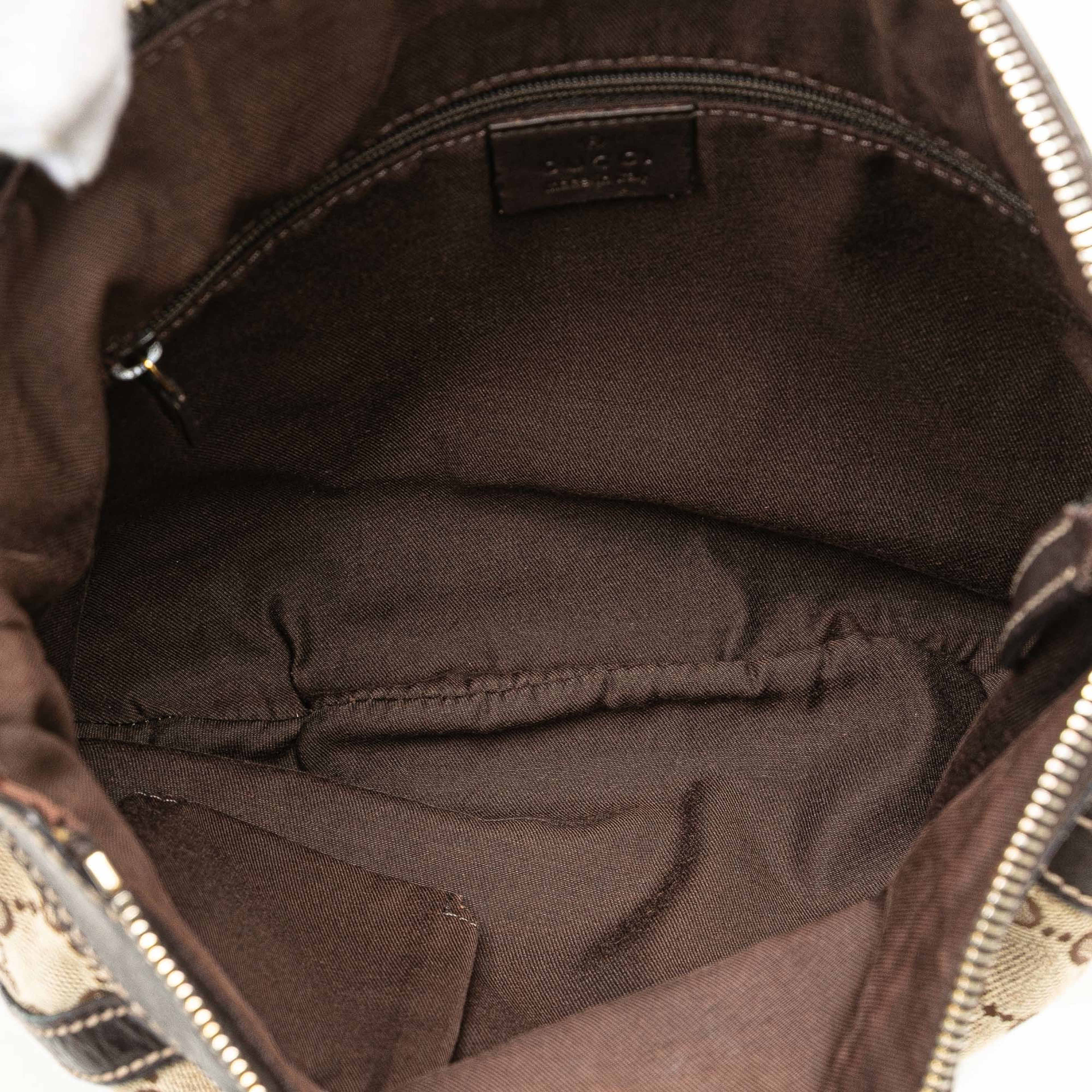 Gucci Gg Canvas Abbey D Ring Crossbody, från Luxclusif, i färgen beige. Klicka för att öppna bilden i stort format