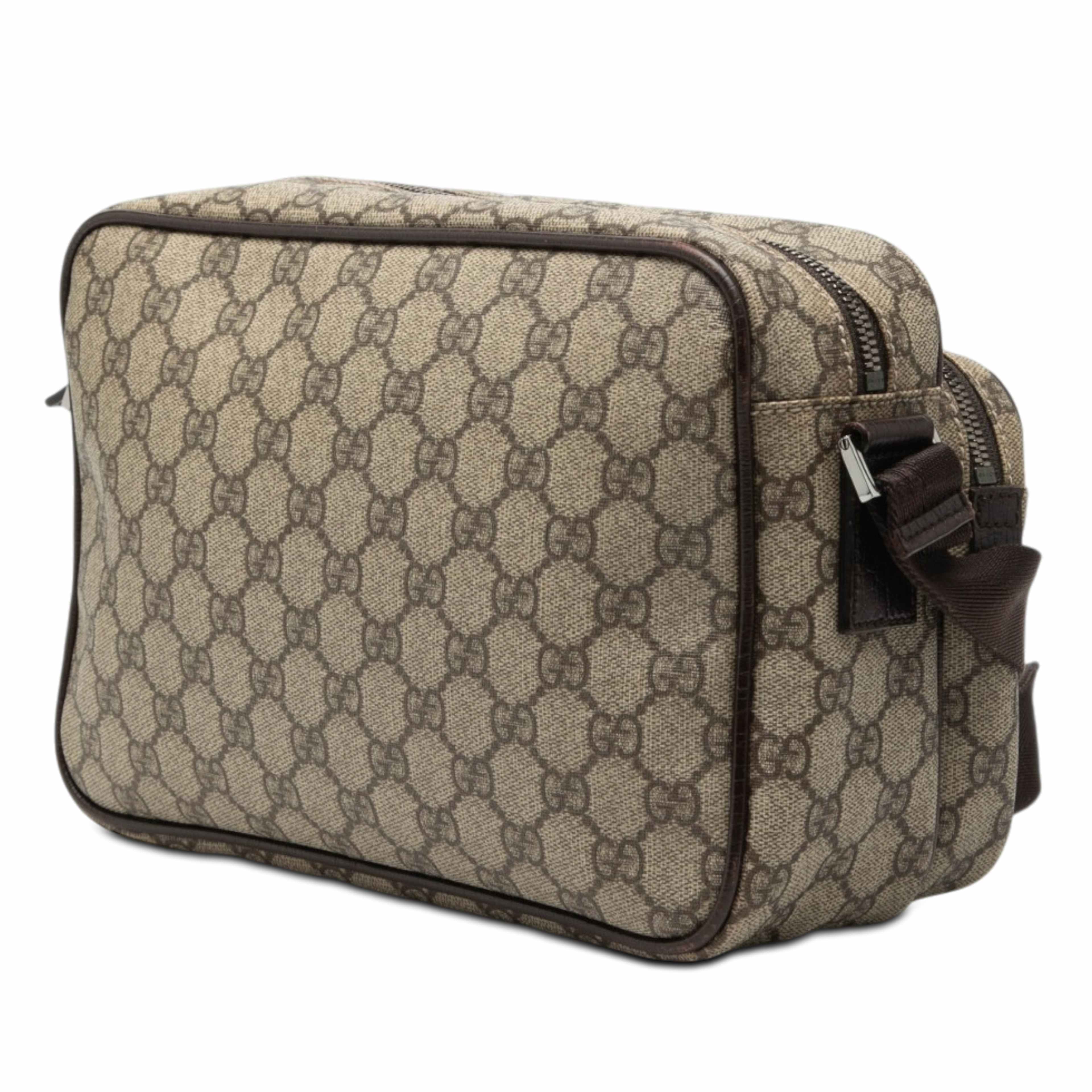Gucci Gg Supreme Crossbody, från Luxclusif, i färgen beige. Klicka för att öppna bilden i stort format