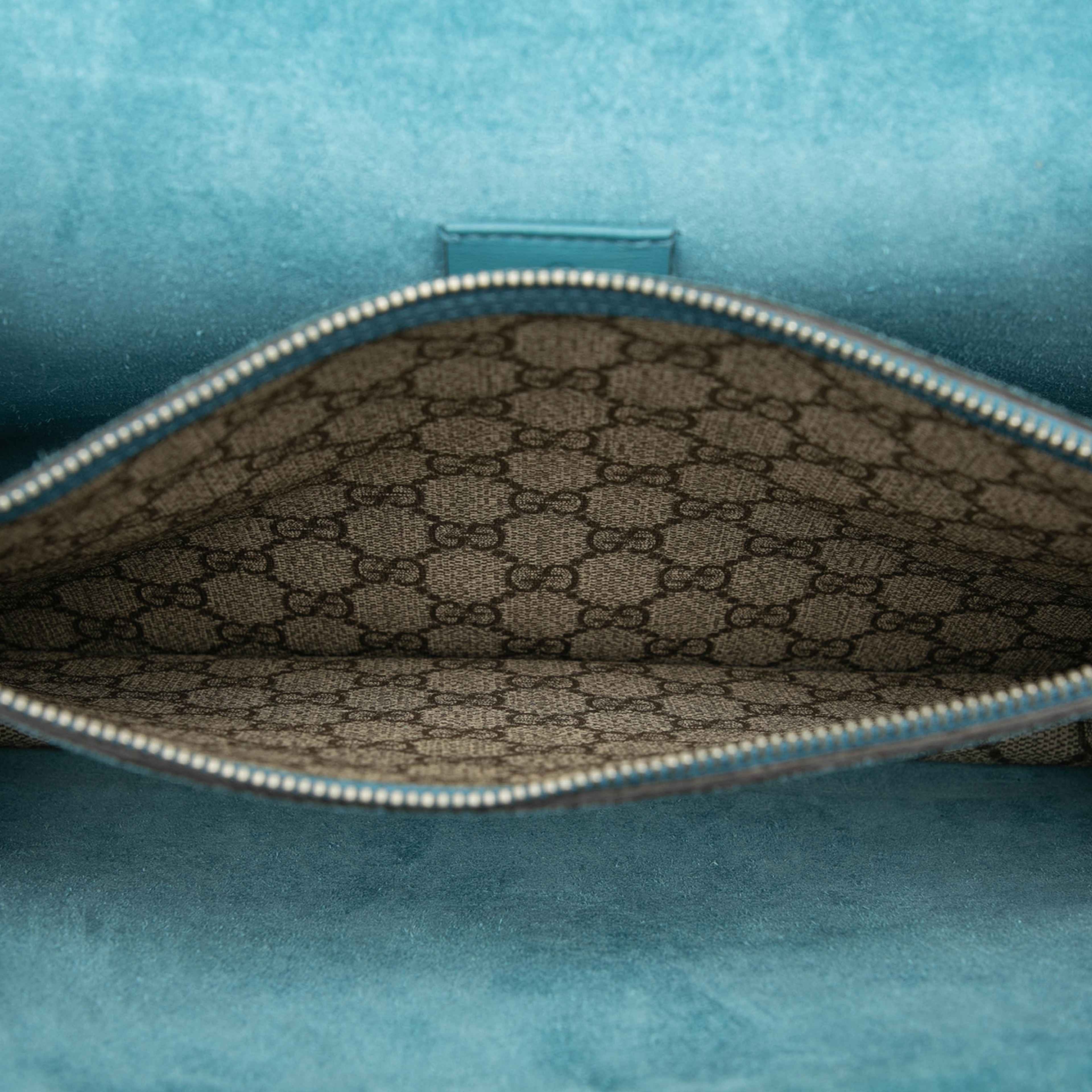 Gucci Medium Gg Supreme Embroidered Angry Cat Dionysus Shoulder Bag, från Luxclusif, i färgen beige. Klicka för att öppna bilden i stort format